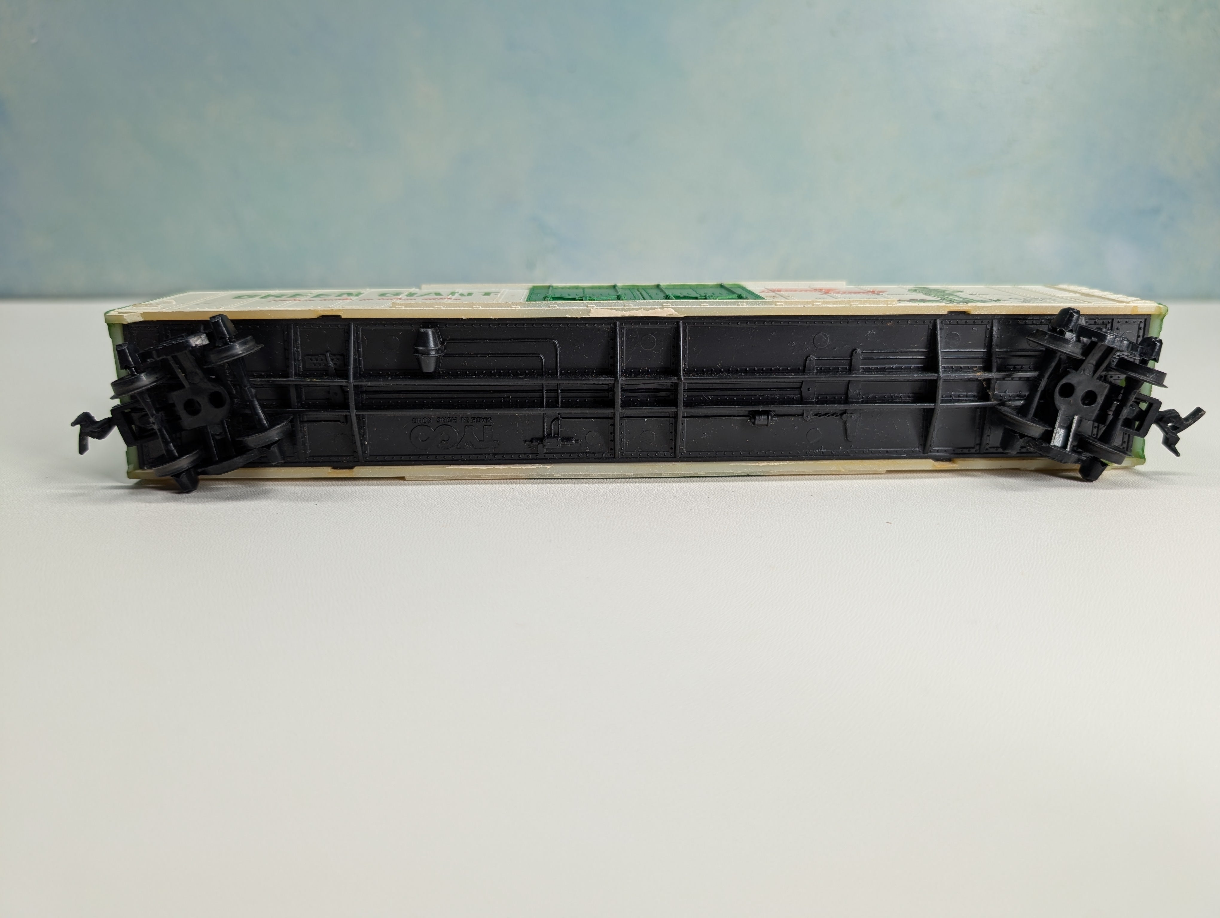 USED Tyco HO Scale 60' Billboard Box Car Green Giant GARX #50822
