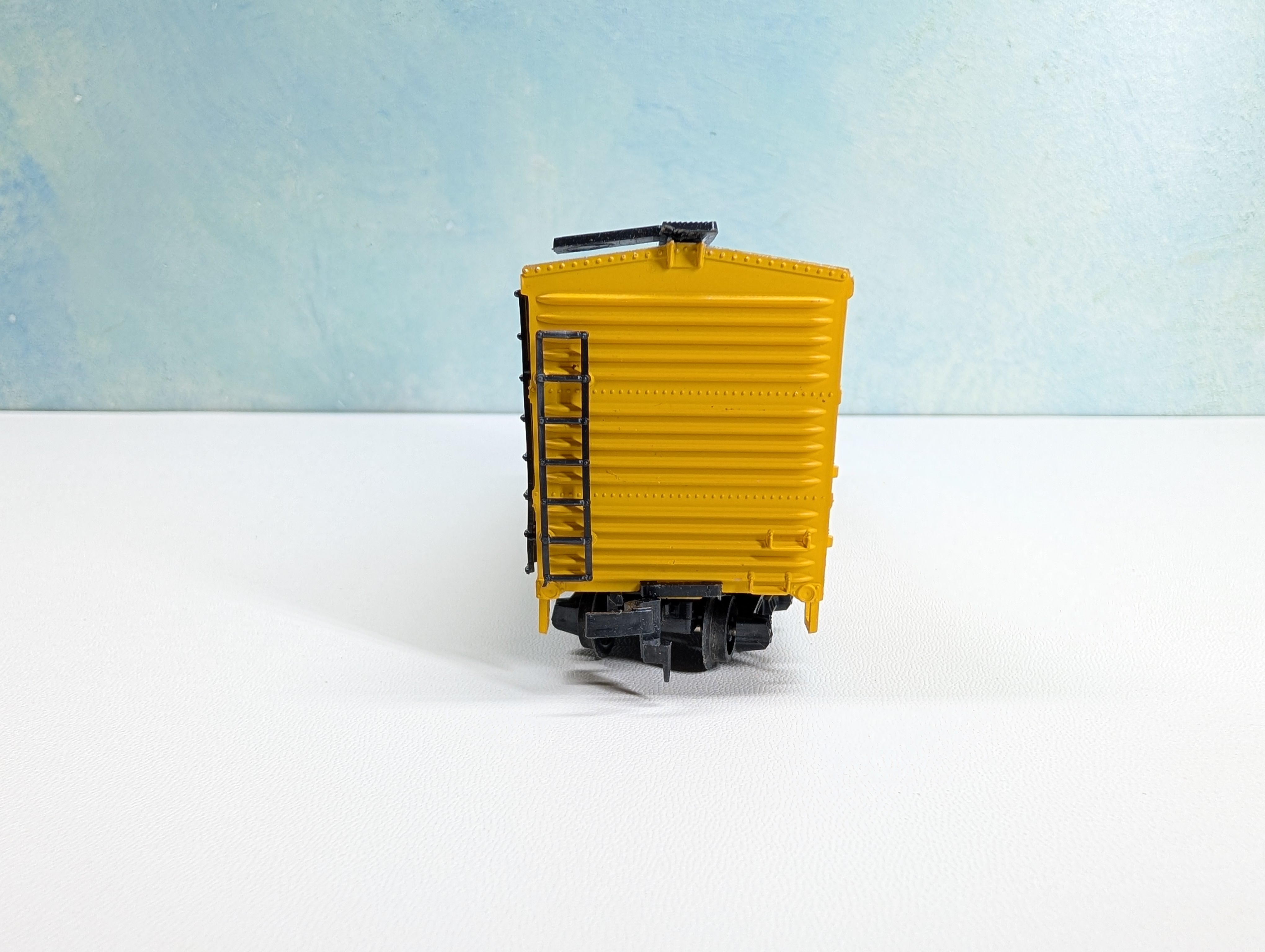USED AHM HO Scale 40' Livestock Cattle Car Union Pacific UP #47630D