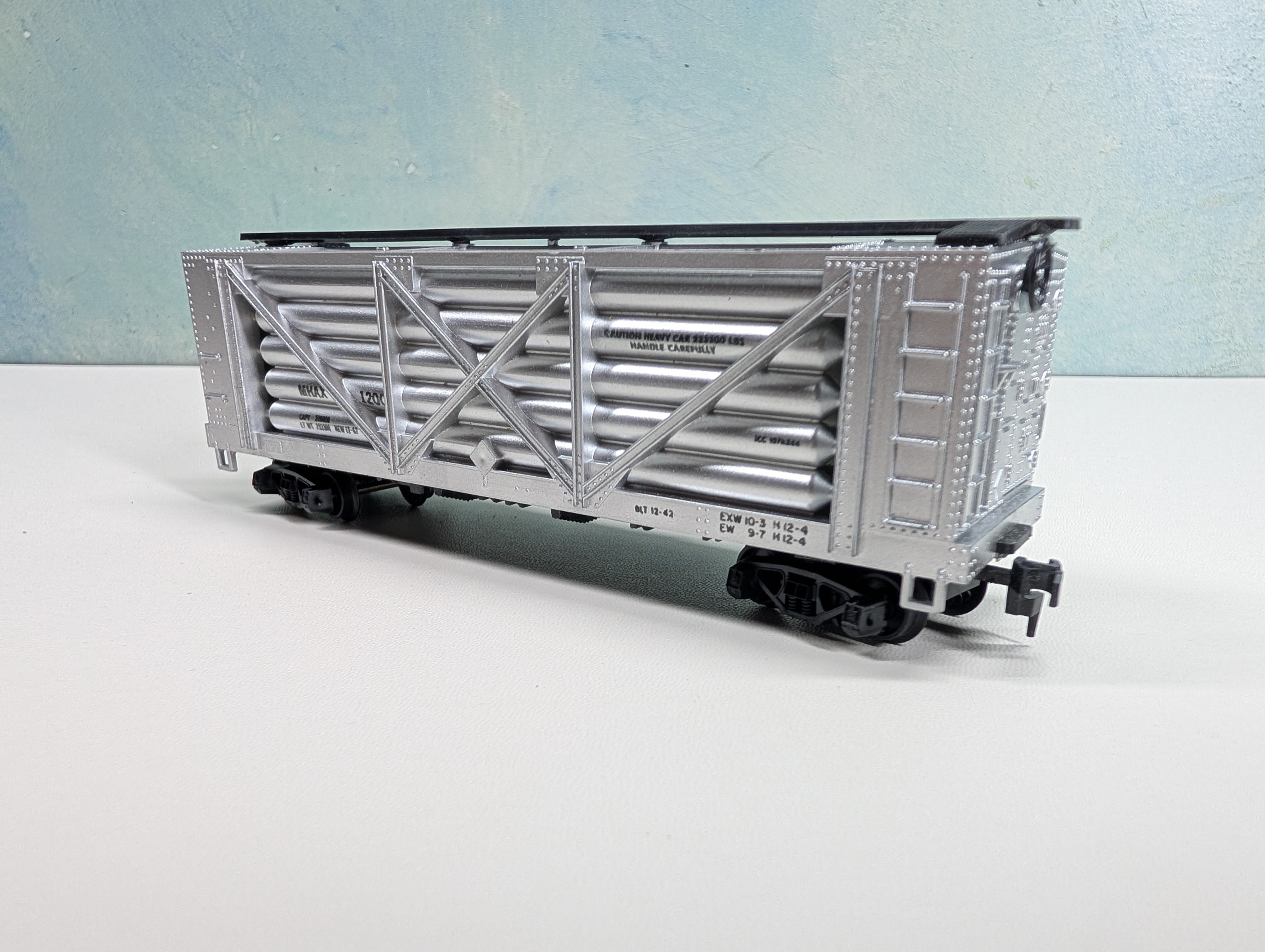 USED AHM HO Scale Helium Tank Car US Bureau of Mines MHAX #1200
