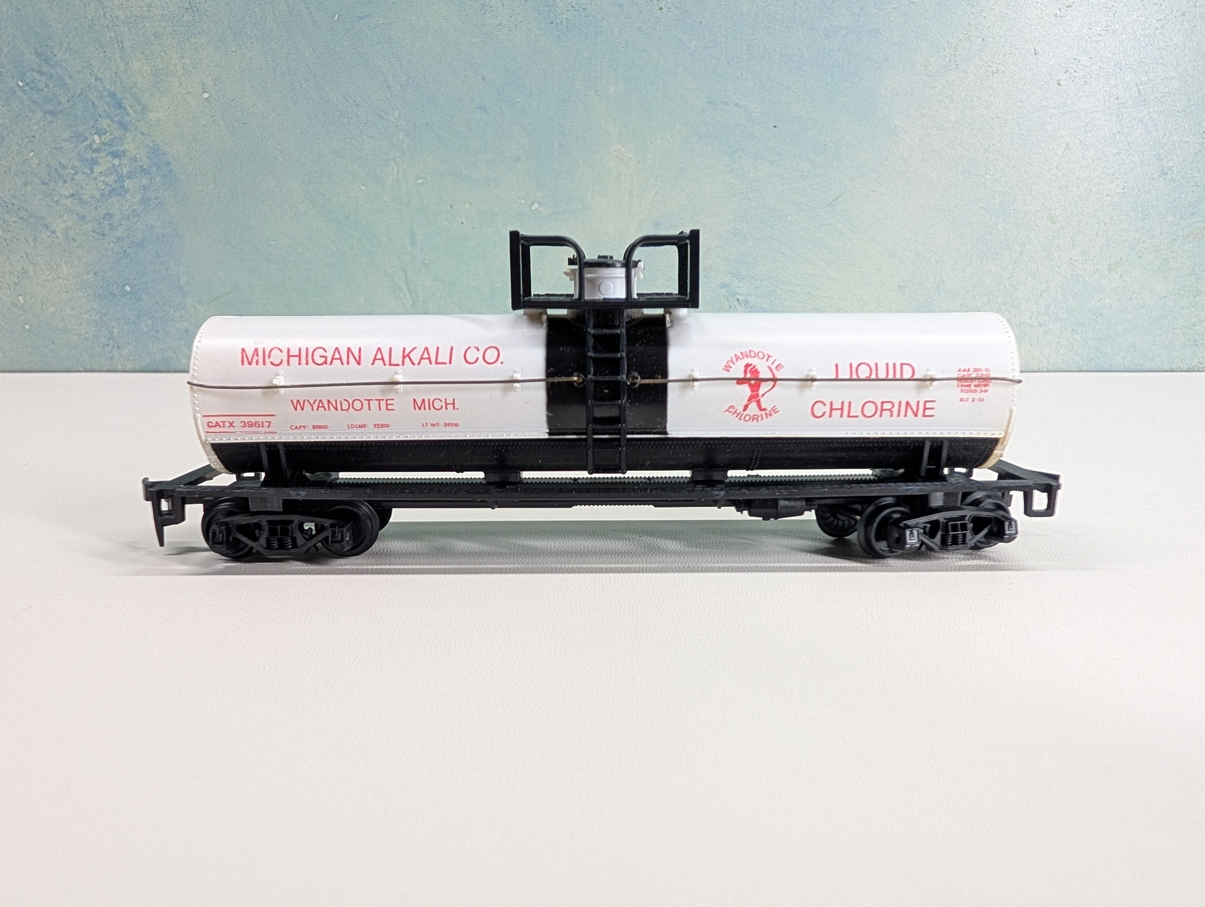 USED AHM HO Scale Single Dome Tank Car Michigan Alkali Co GATX #39617