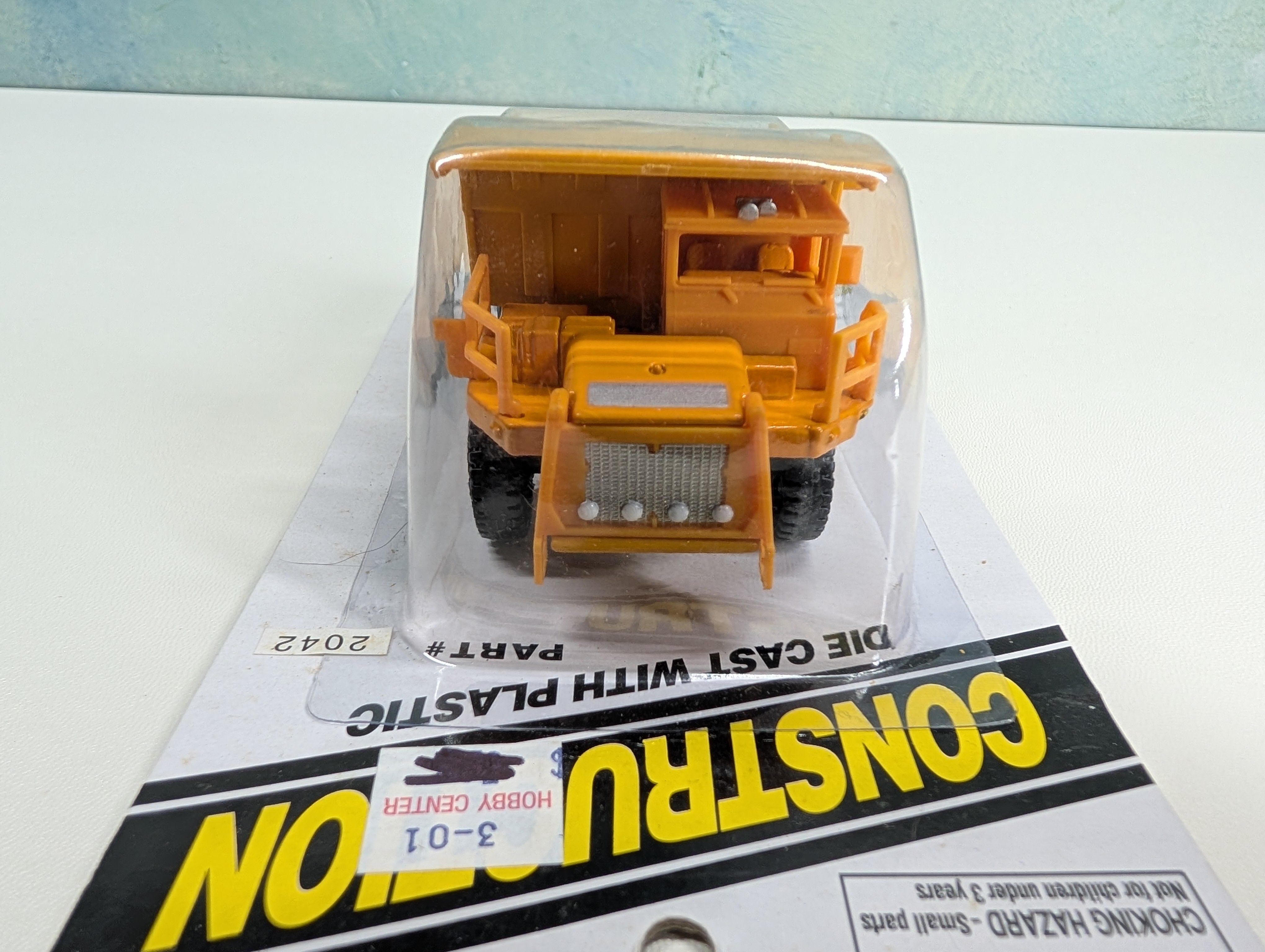 Boley 2042 HO Scale Large Quarry Plastic Dump Truck Diecast w/ Plastic Parts