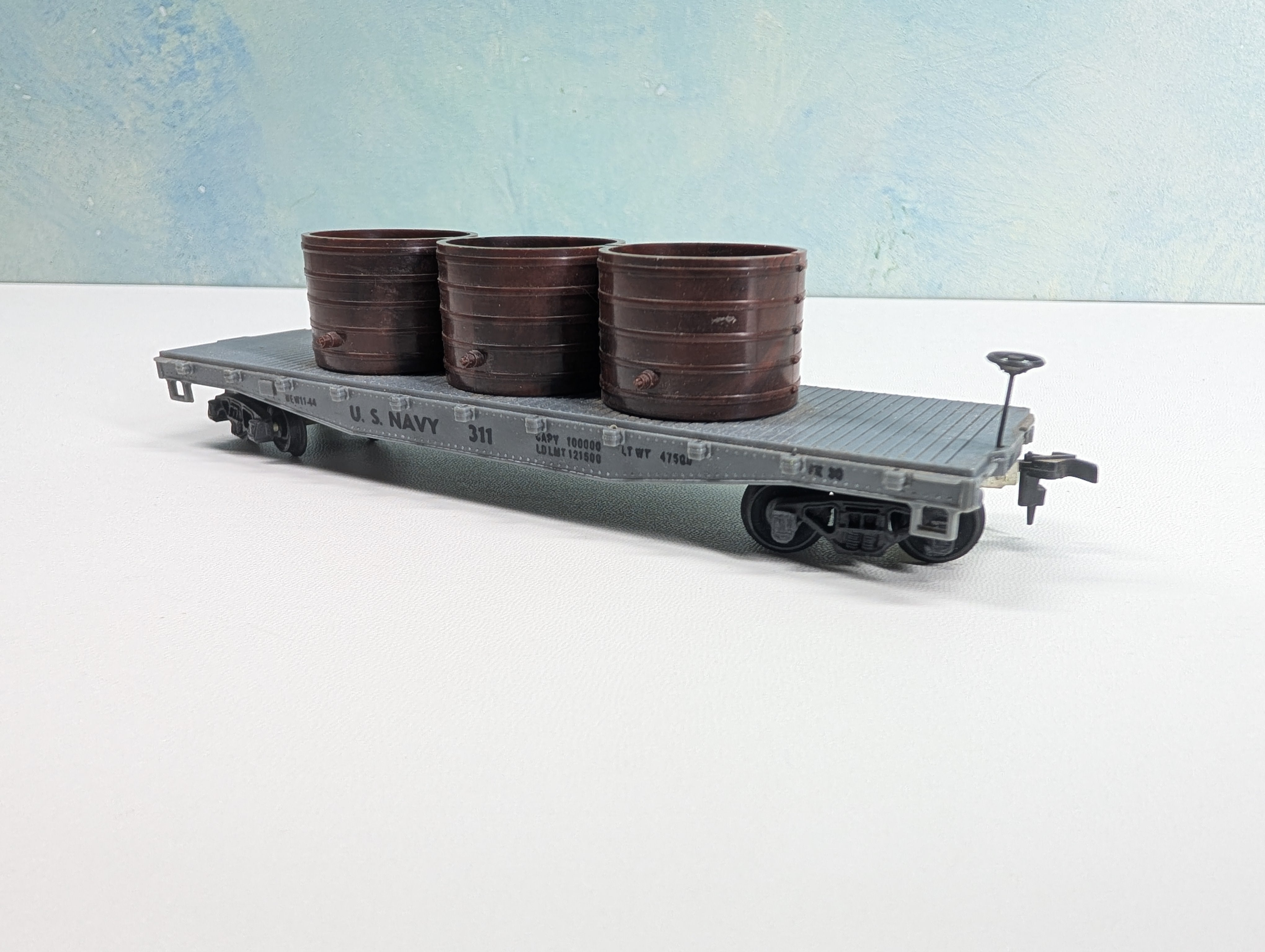 USED Mantua HO Scale 40' Flat Car w/ Tanks US Navy #311