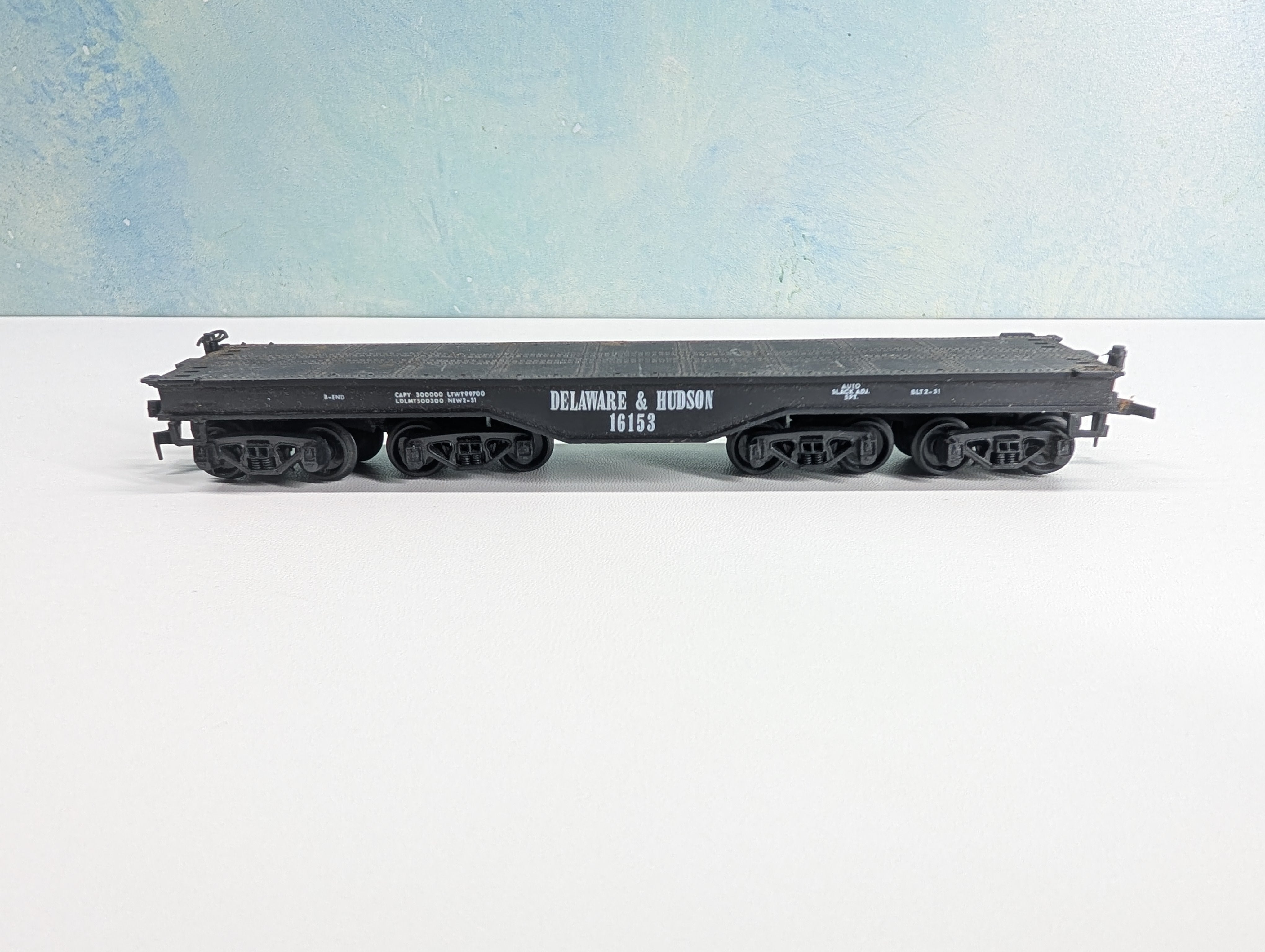 USED AHM HO Scale 48' Heavy Duty Flat Car Delaware and Hudson D&H #16153