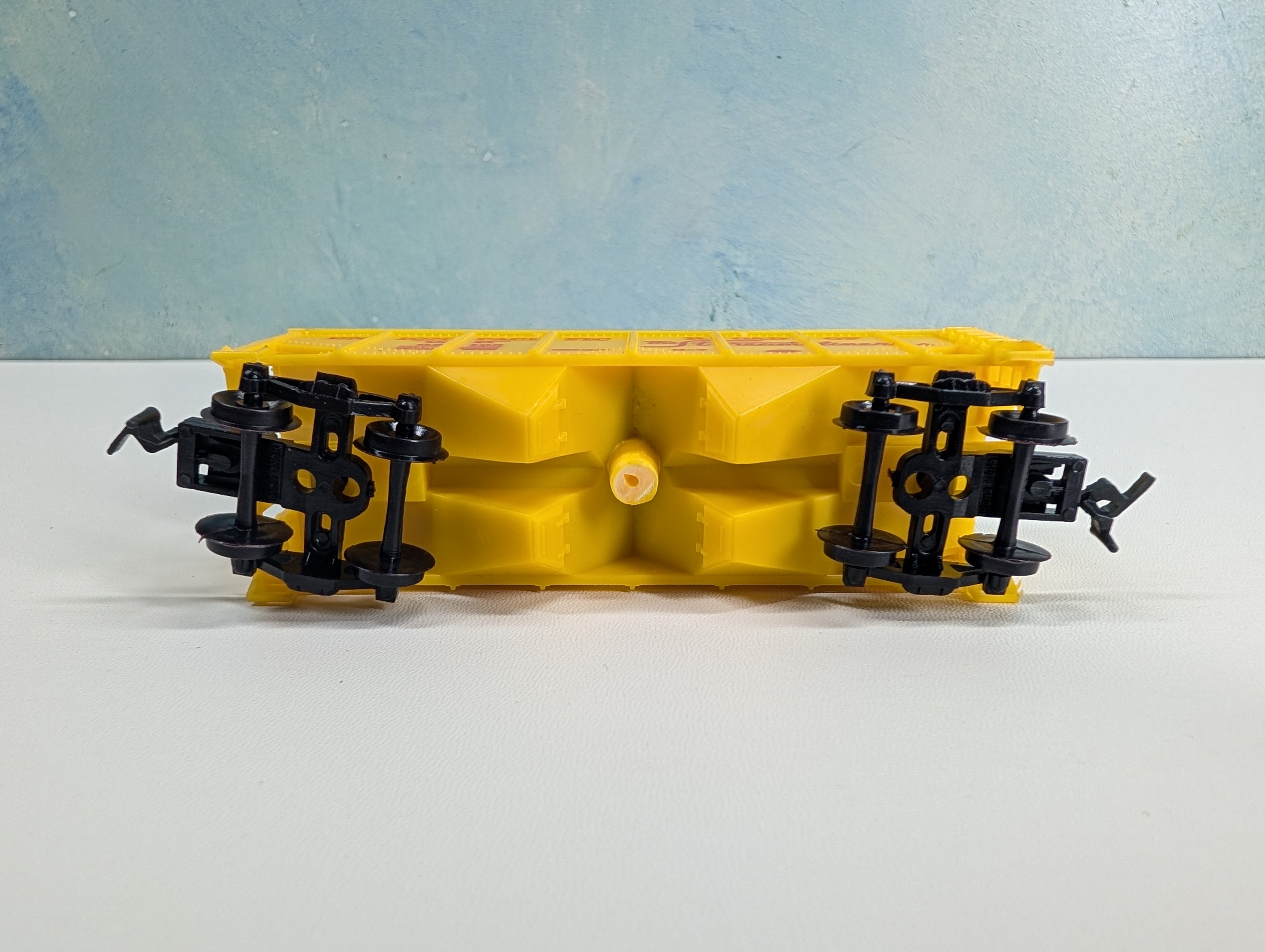 USED Life-Like HO Scale 2 Bay Hopper w/ Coal Load Union Pacific UP #32100