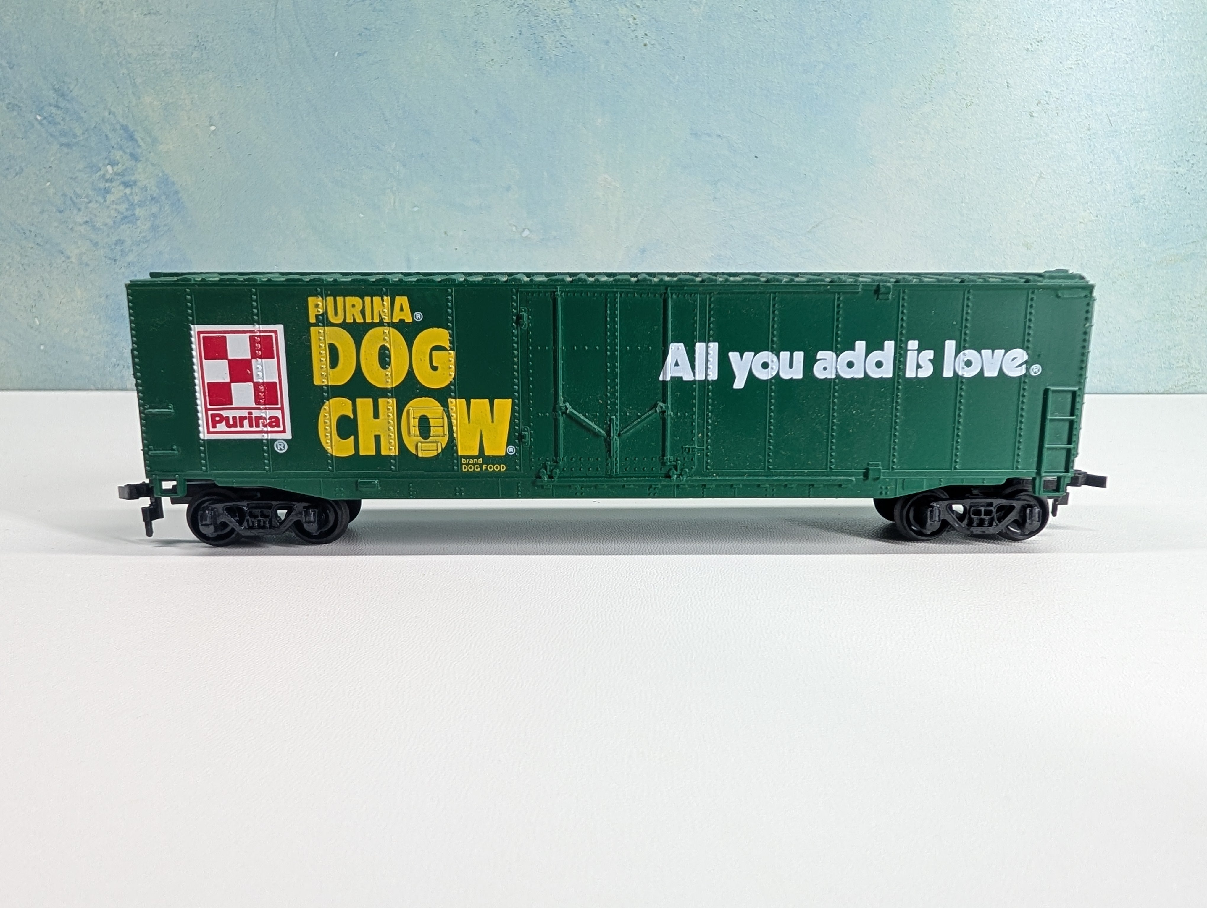 USED Bachmann HO Scale 50' Billboard PD Box Car Purina Dog Chow