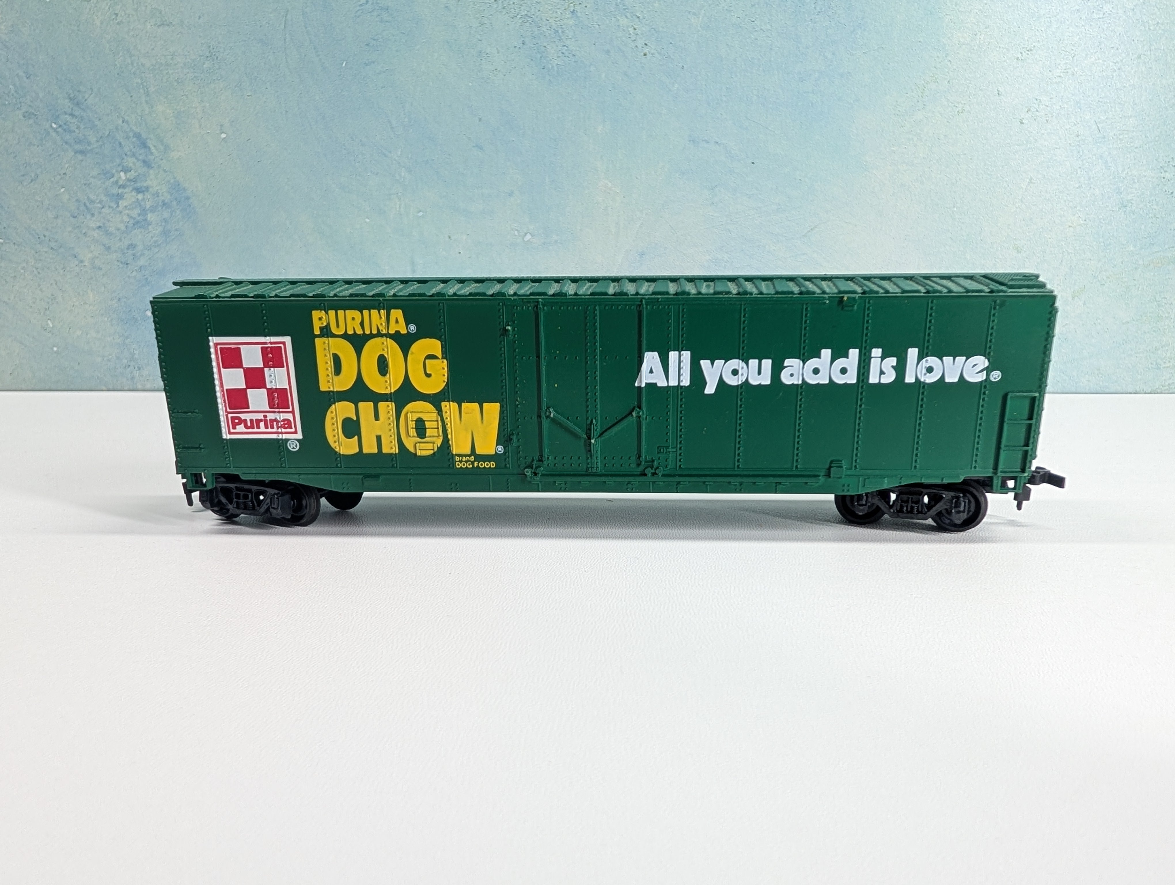 USED Bachmann HO Scale 50' Billboard PD Box Car Purina Dog Chow