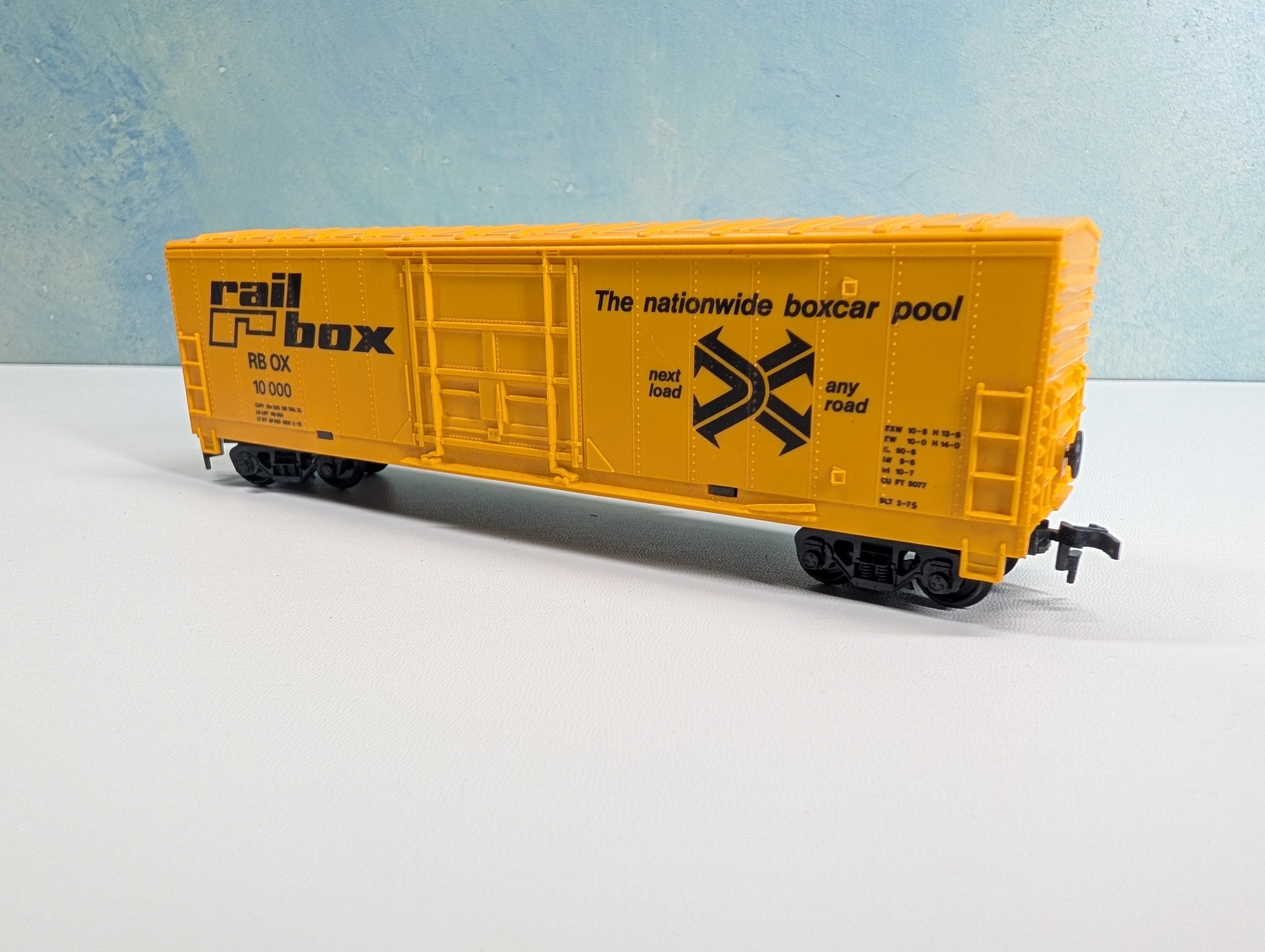 USED AHM HO Scale 50' Box Car Railbox RBOX #10000