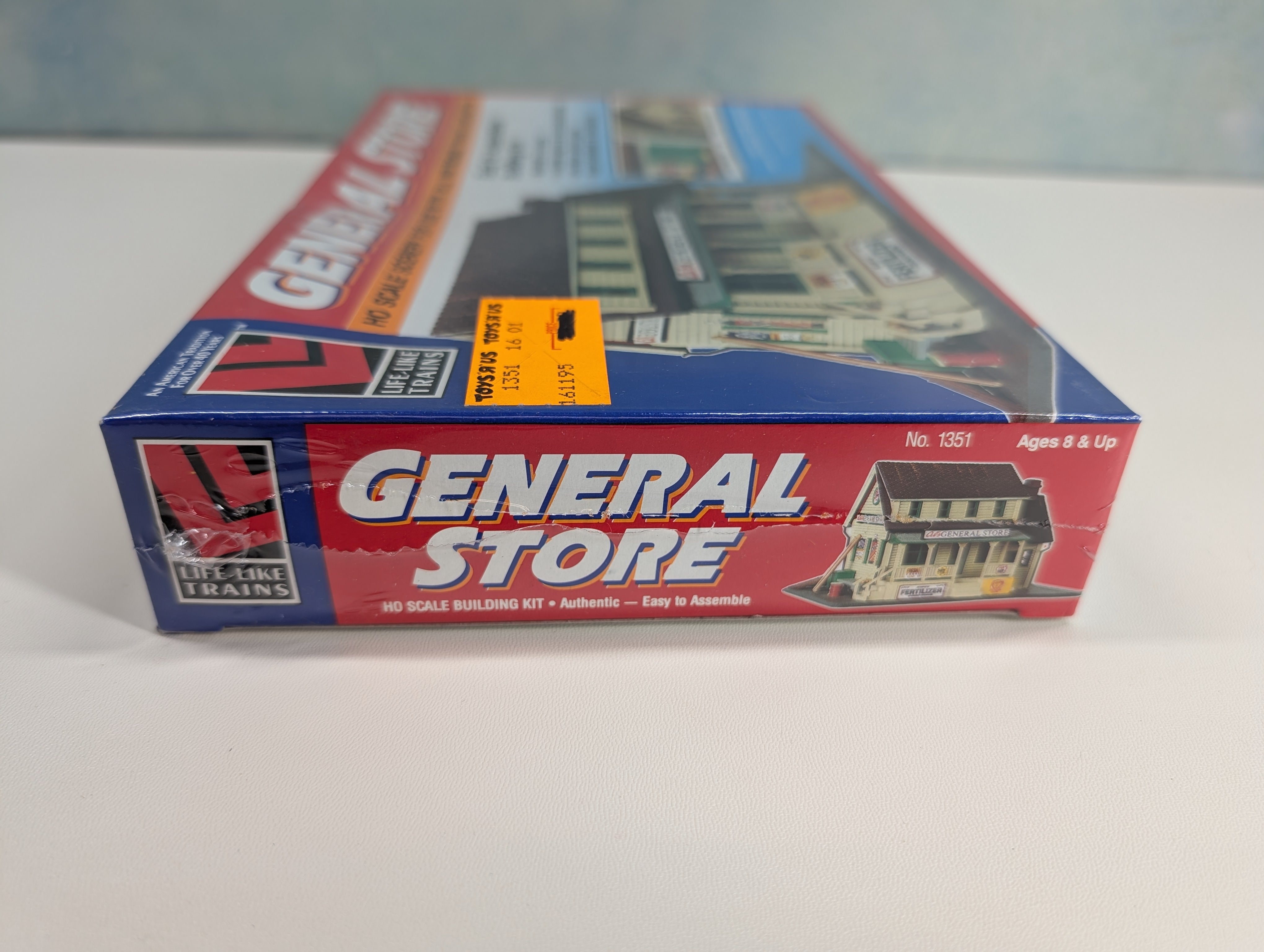 Life-Like 1351 HO Scale General Store (sealed) KIT