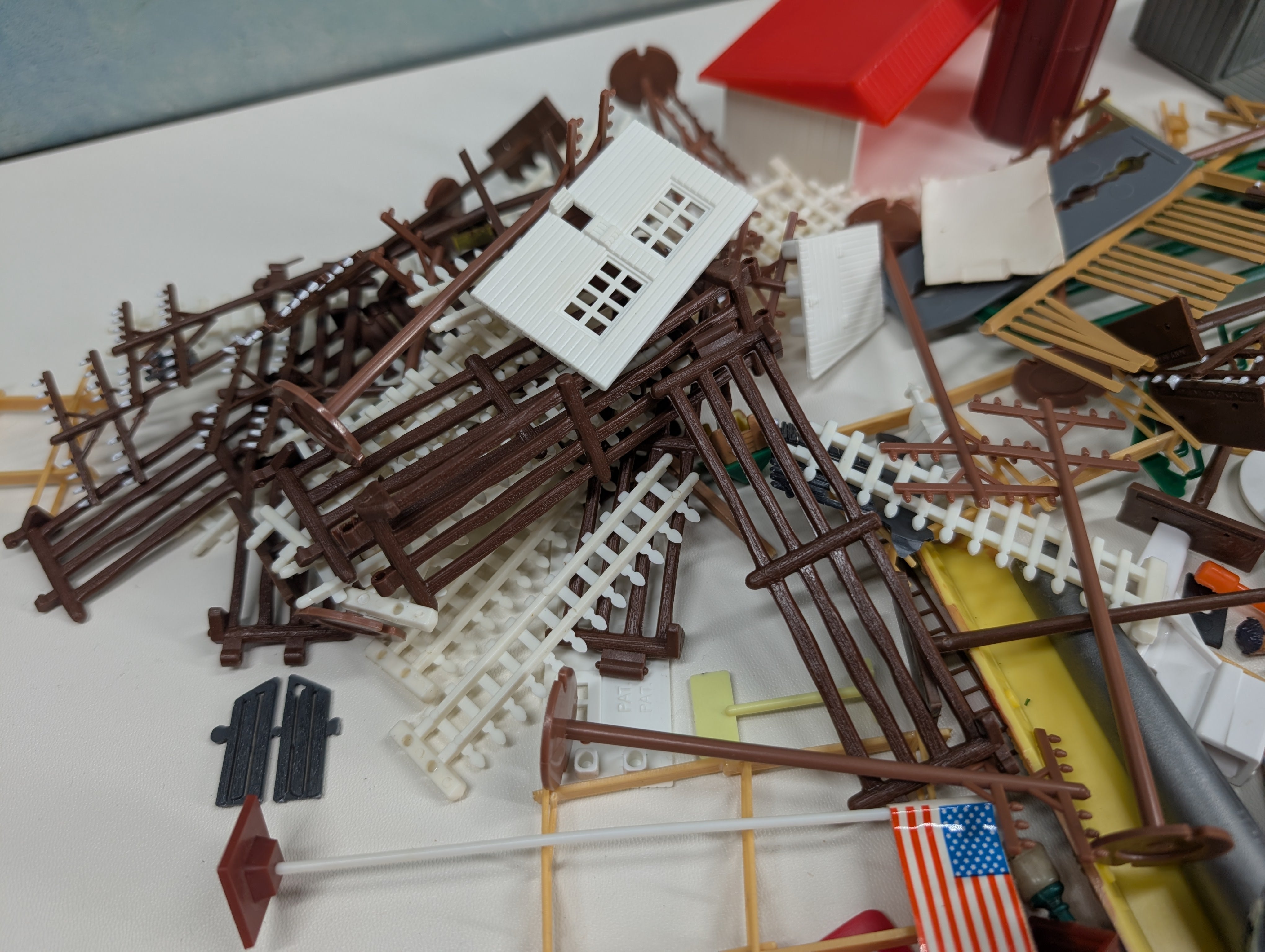 USED HO Scale Large Lot of Detail Parts, Building Parts, Gas Pumps Etc