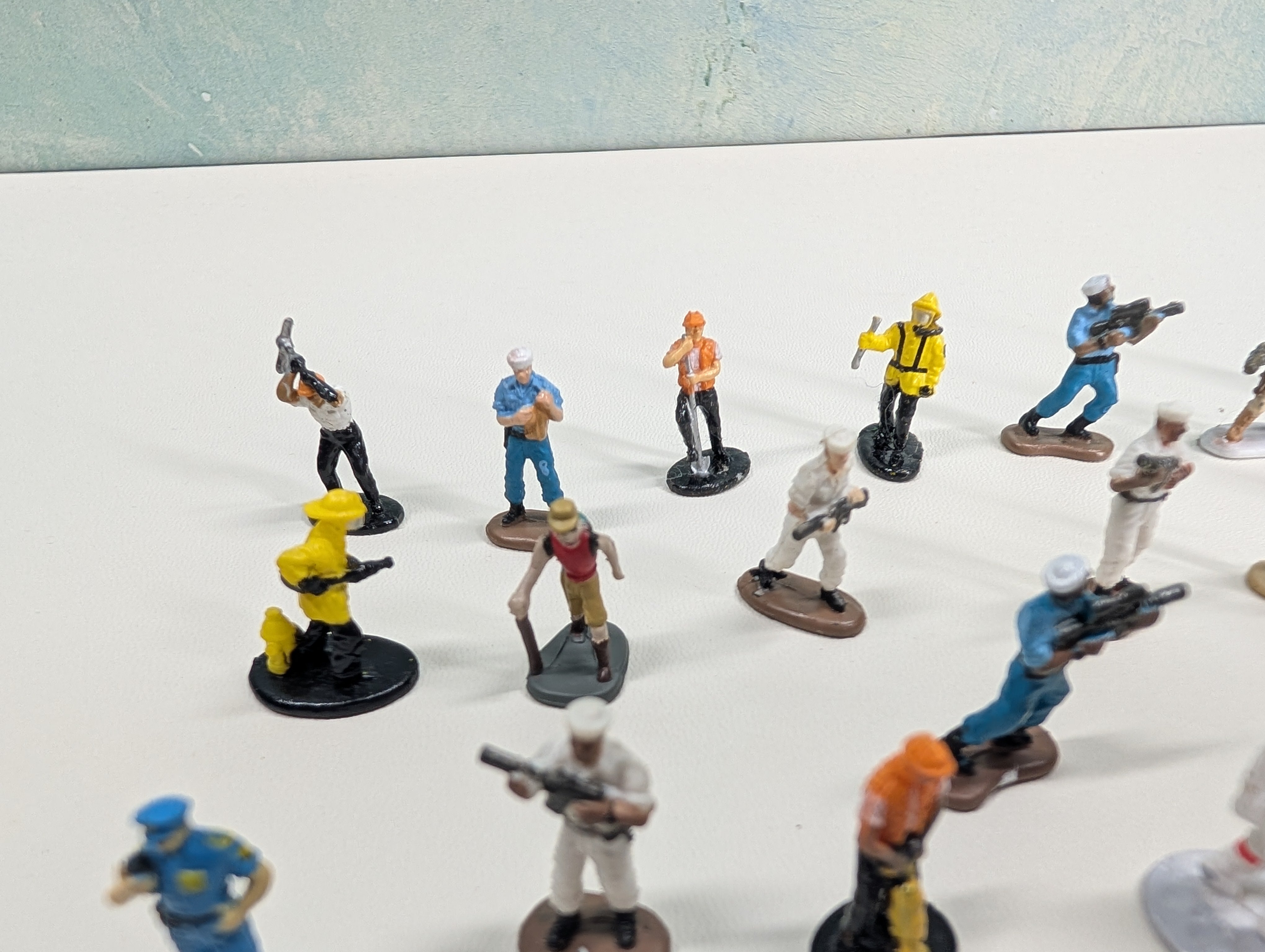 USED HO Scale Astronaut, Policemen, Firemen and other Unique Figures (20+ pcs)