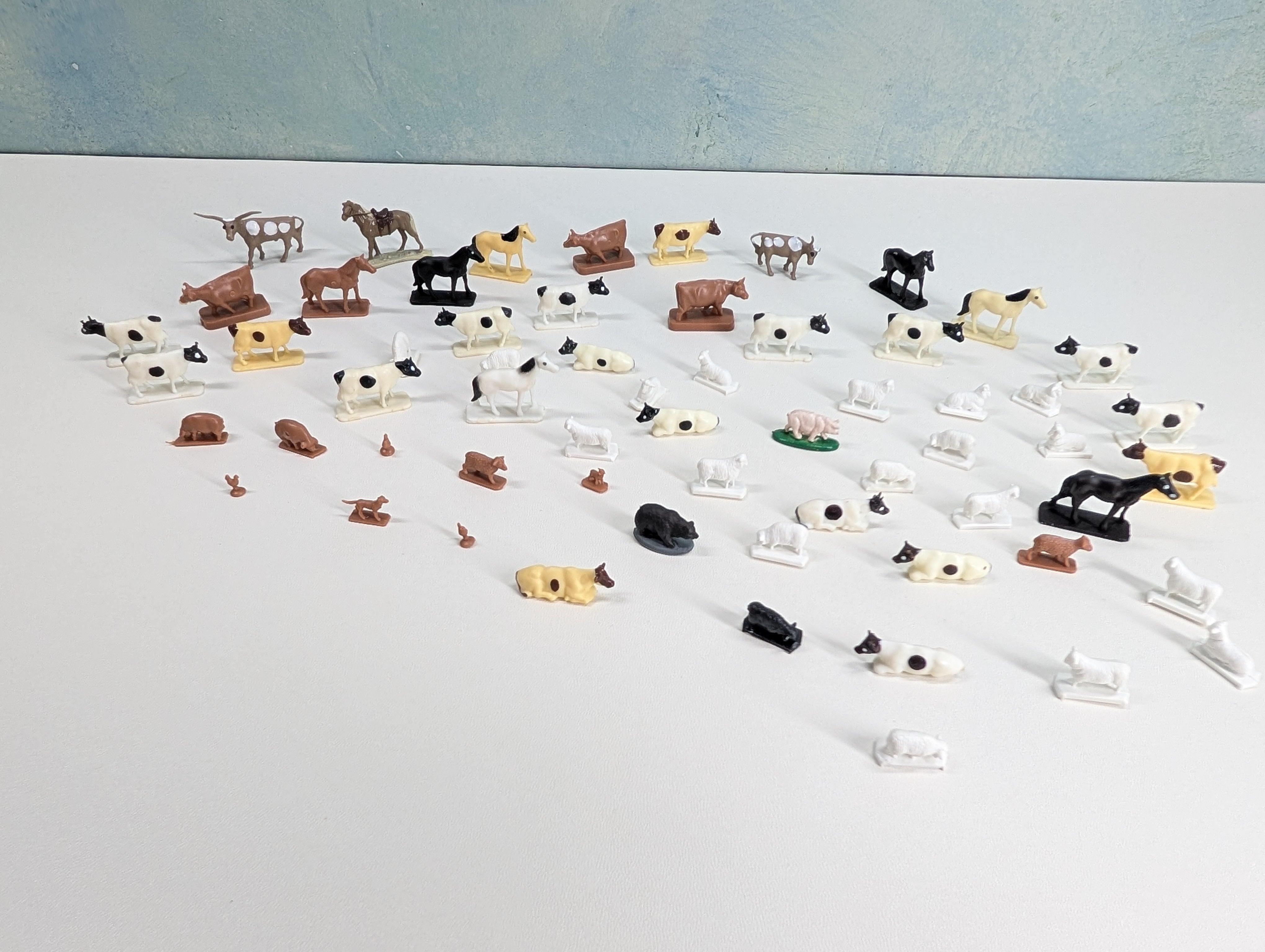 USED HO Scale Animals, Farm Animals (60 pcs)