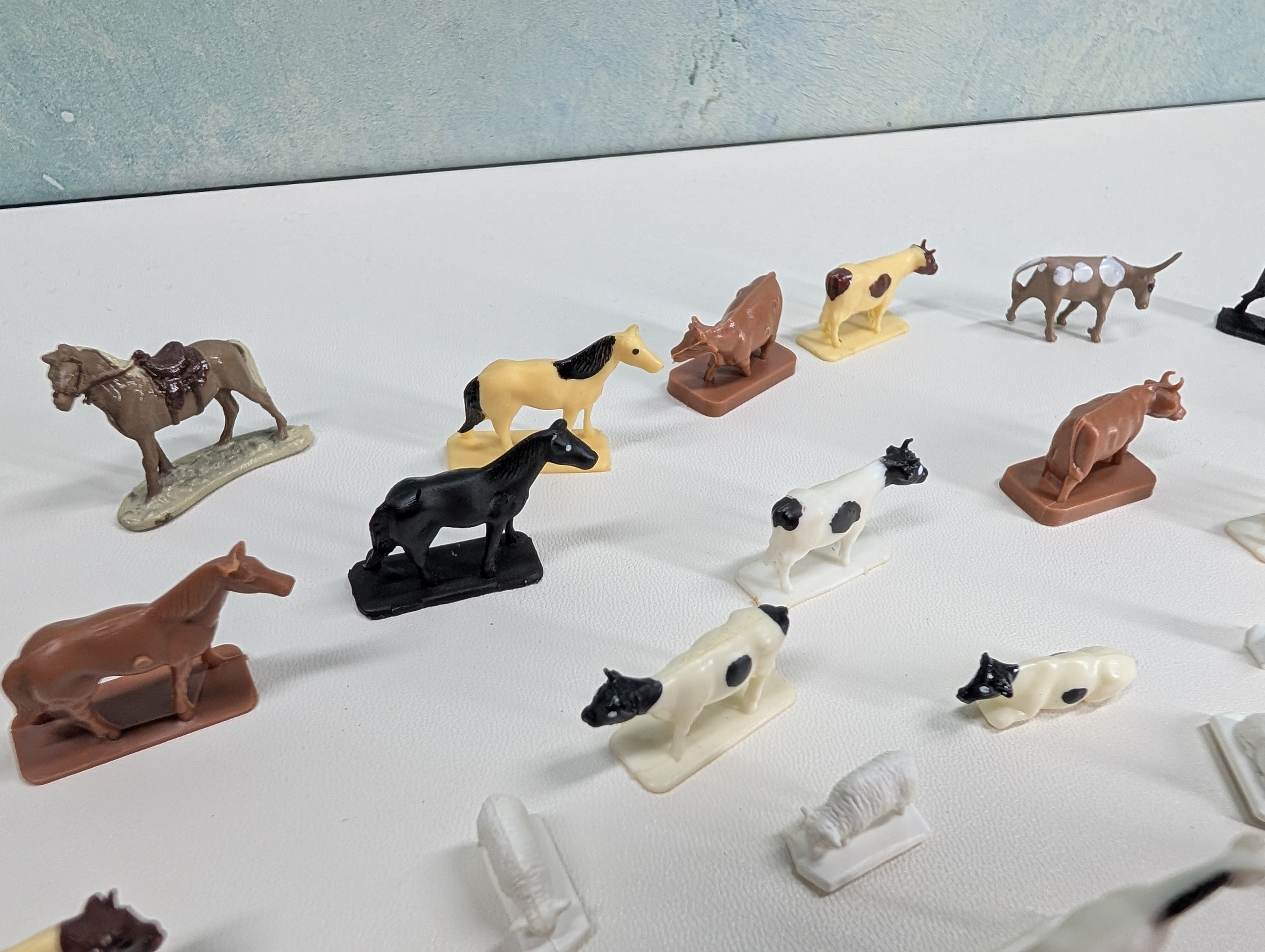 USED HO Scale Animals, Farm Animals (60 pcs)