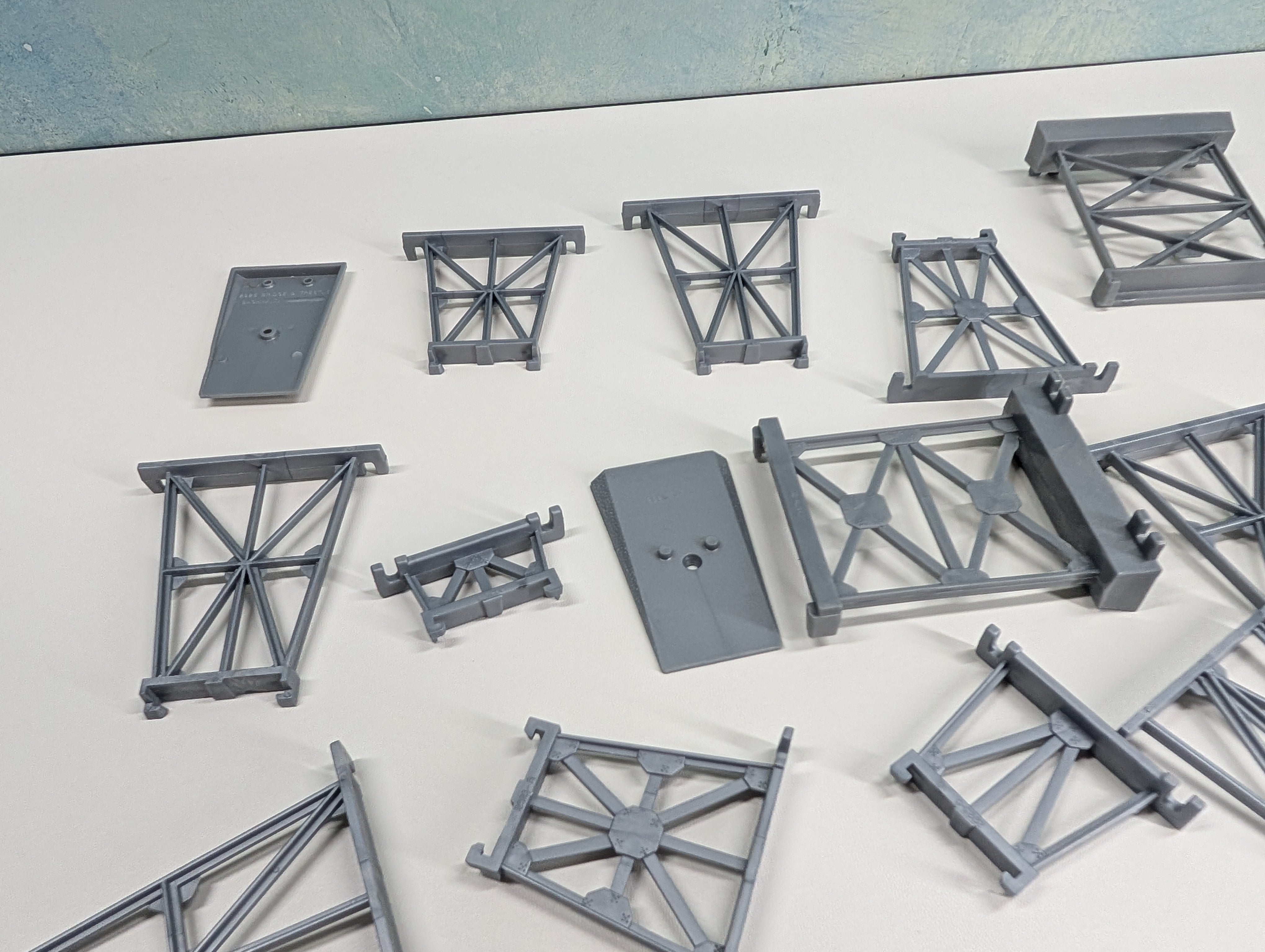 USED HO Scale Lot of Gray Trestles (20+ pcs)