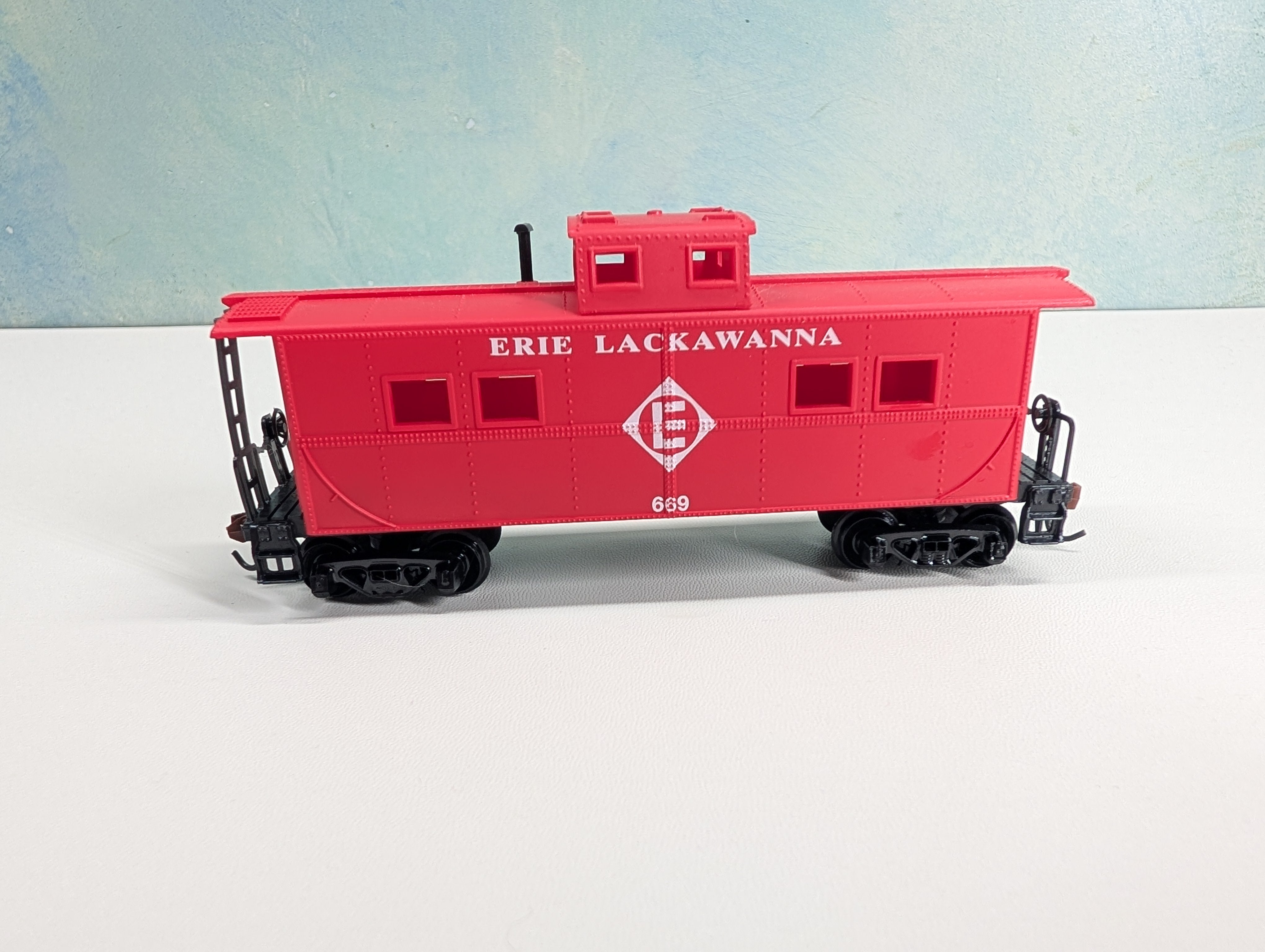 USED Mantua 726-030 HO Scale Heavy 36' Caboose Erie Lackawanna #669