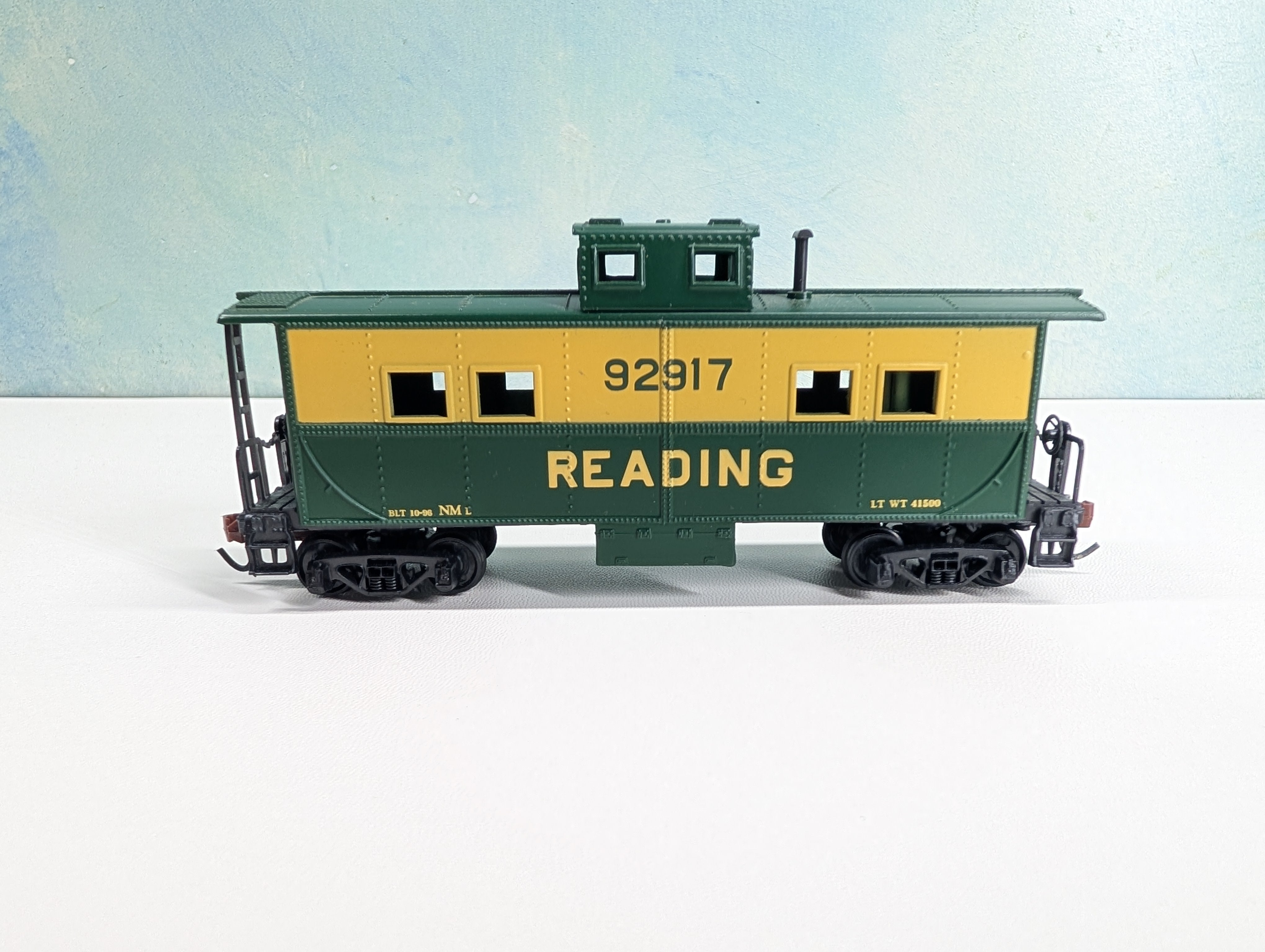 USED Mantua 726-621 HO Scale Heavy 36' Caboose Reading #92917