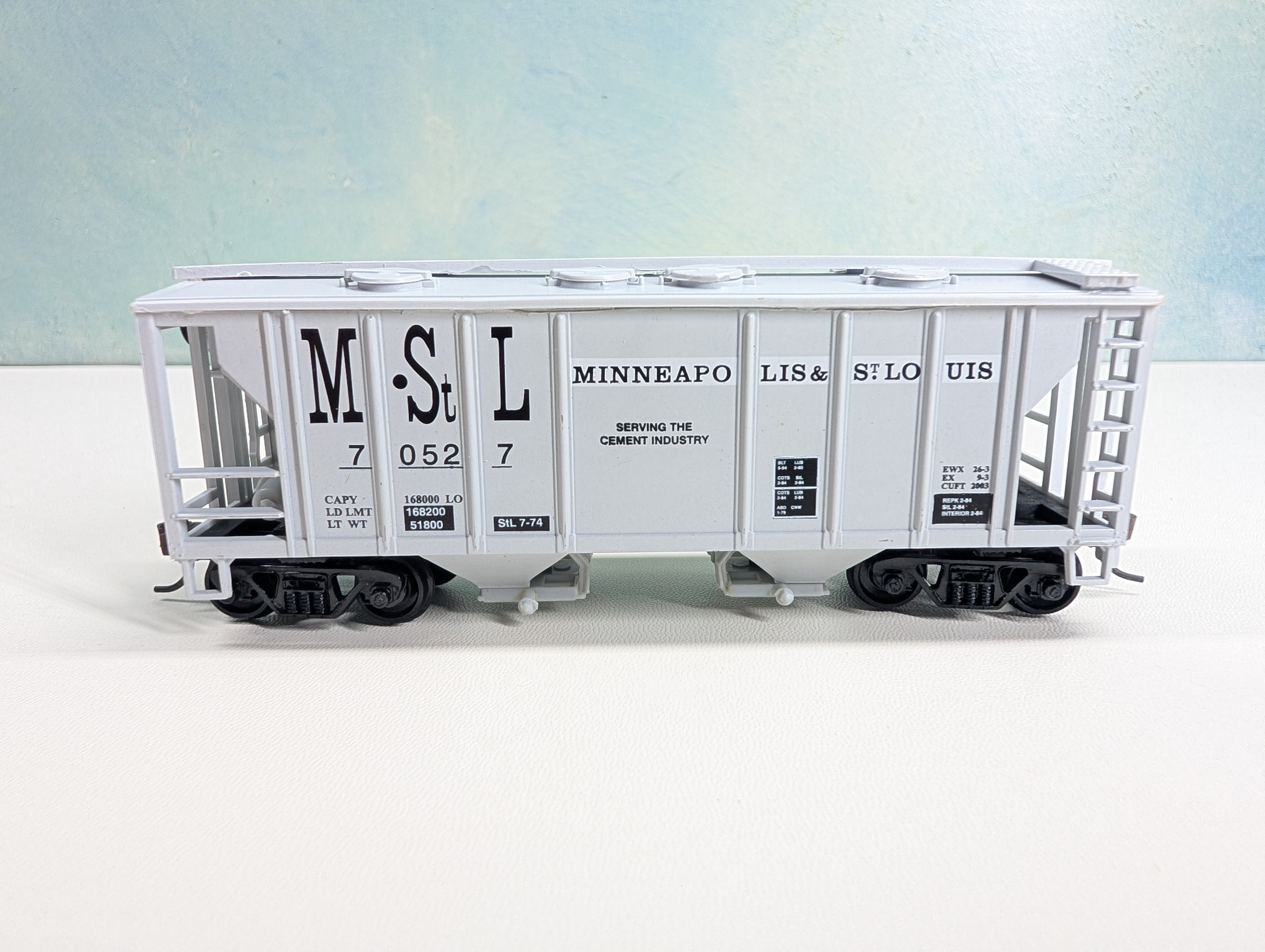 USED Roundhouse HO Scale Covered Hopper Minneapolis & St Louis MStL #70527