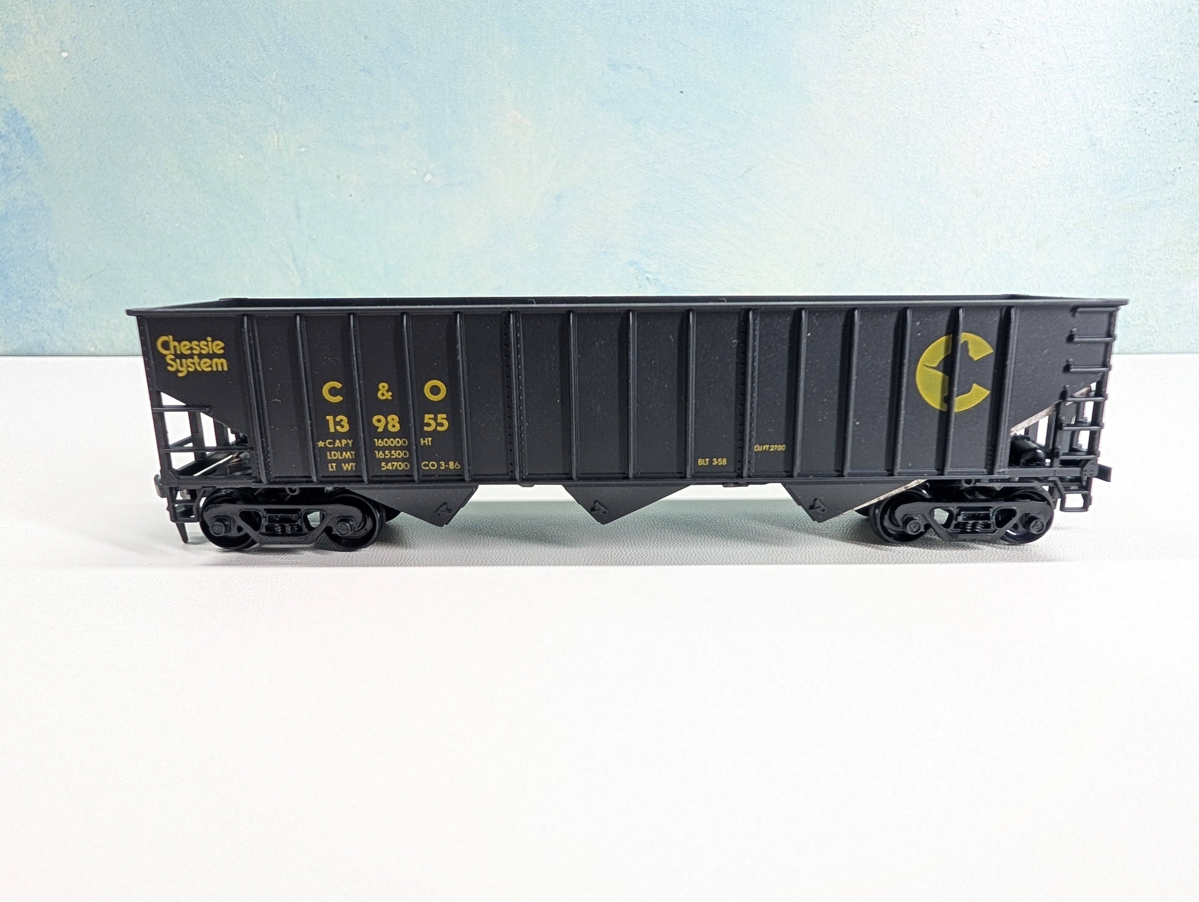 USED Stewart Hobbies HO Scale 70 Ton 14 Panel Tripple Hopper Chessie System C&O #139855