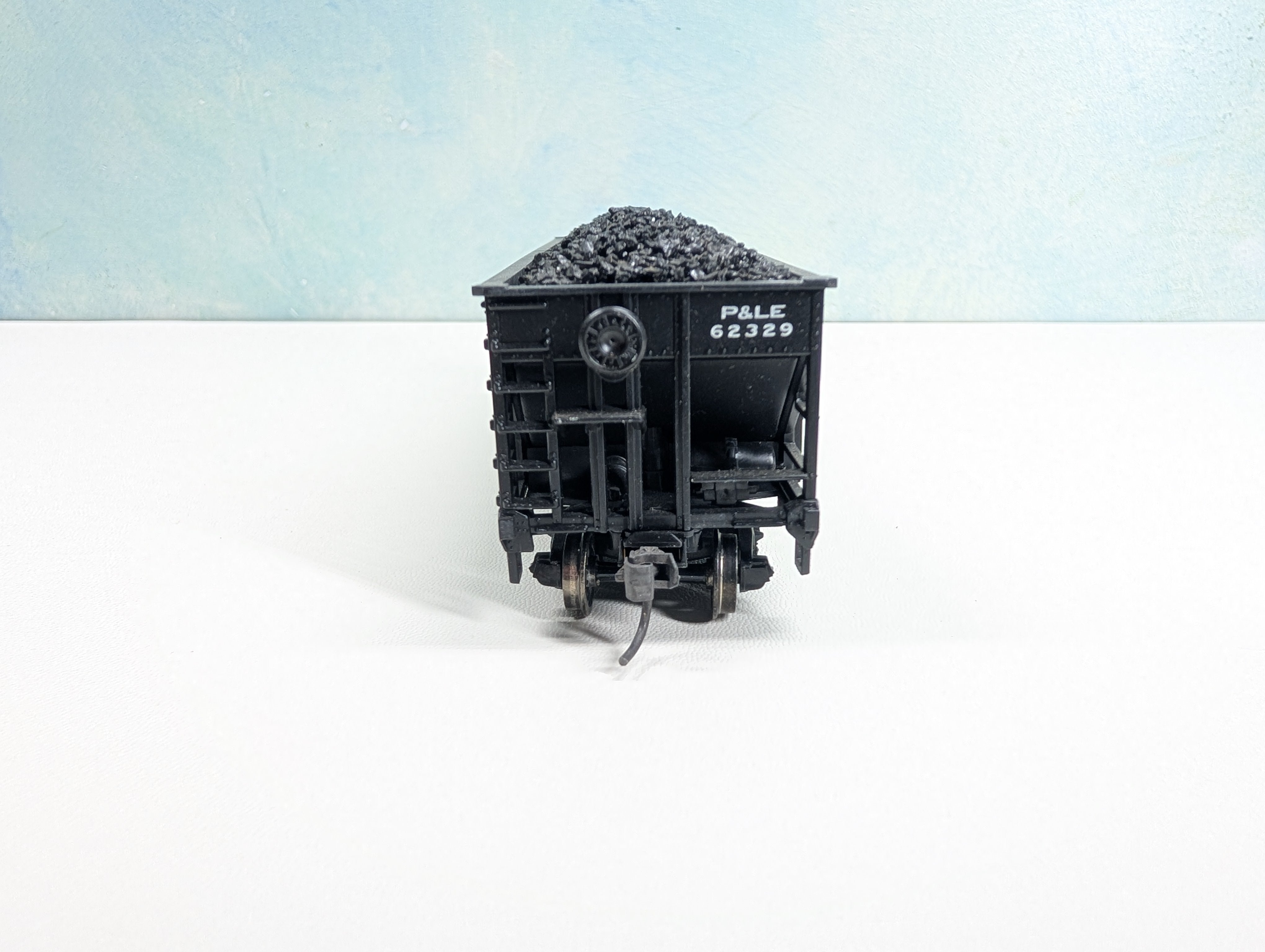 USED Stewart Hobbies HO Scale 70 Ton 12 Panel Tripple Hopper w/ Coal Pittsburgh and Lake Erie P&LE #62329 Metal Wheels