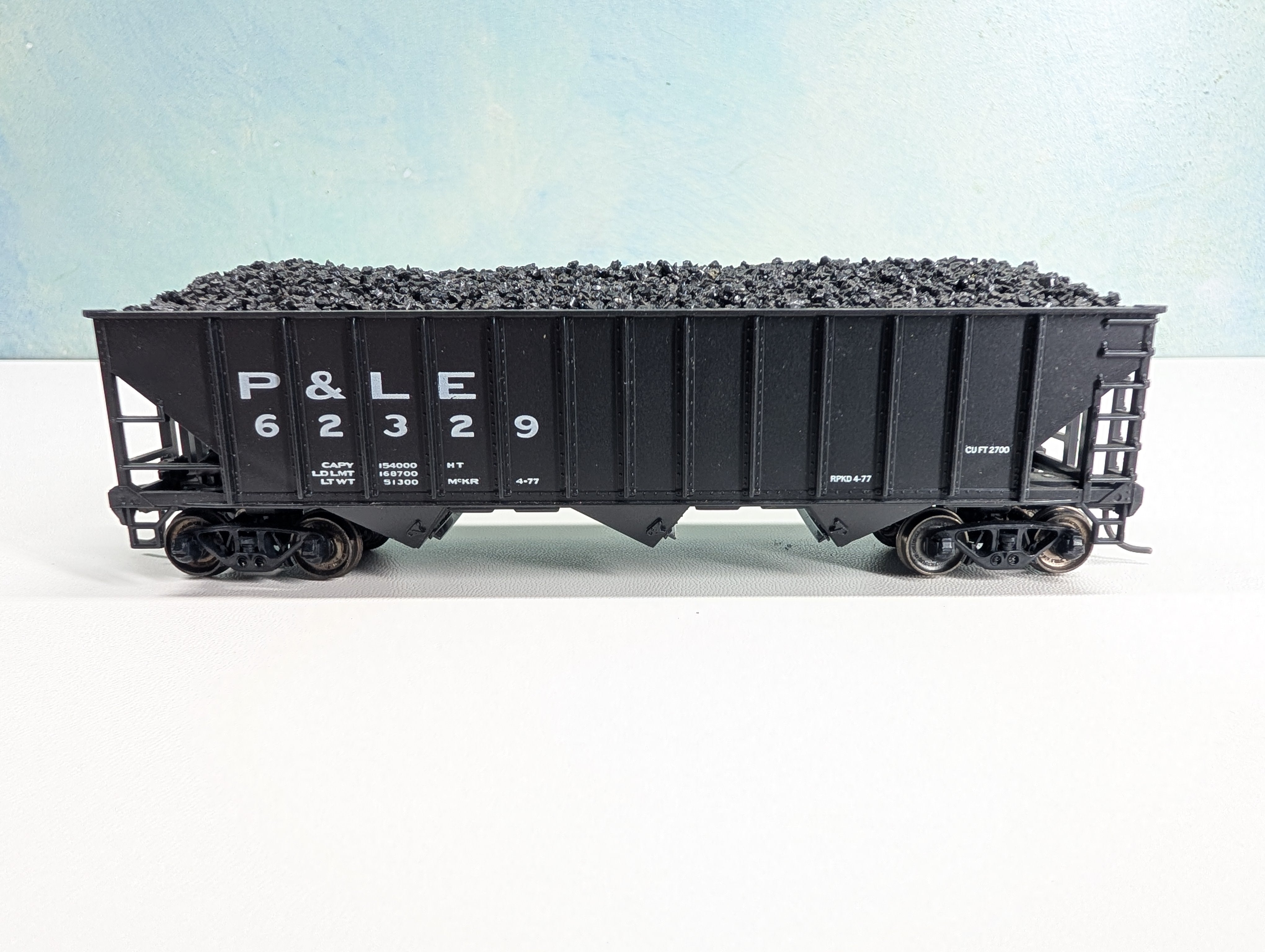 USED Stewart Hobbies HO Scale 70 Ton 12 Panel Tripple Hopper w/ Coal Pittsburgh and Lake Erie P&LE #62329 Metal Wheels