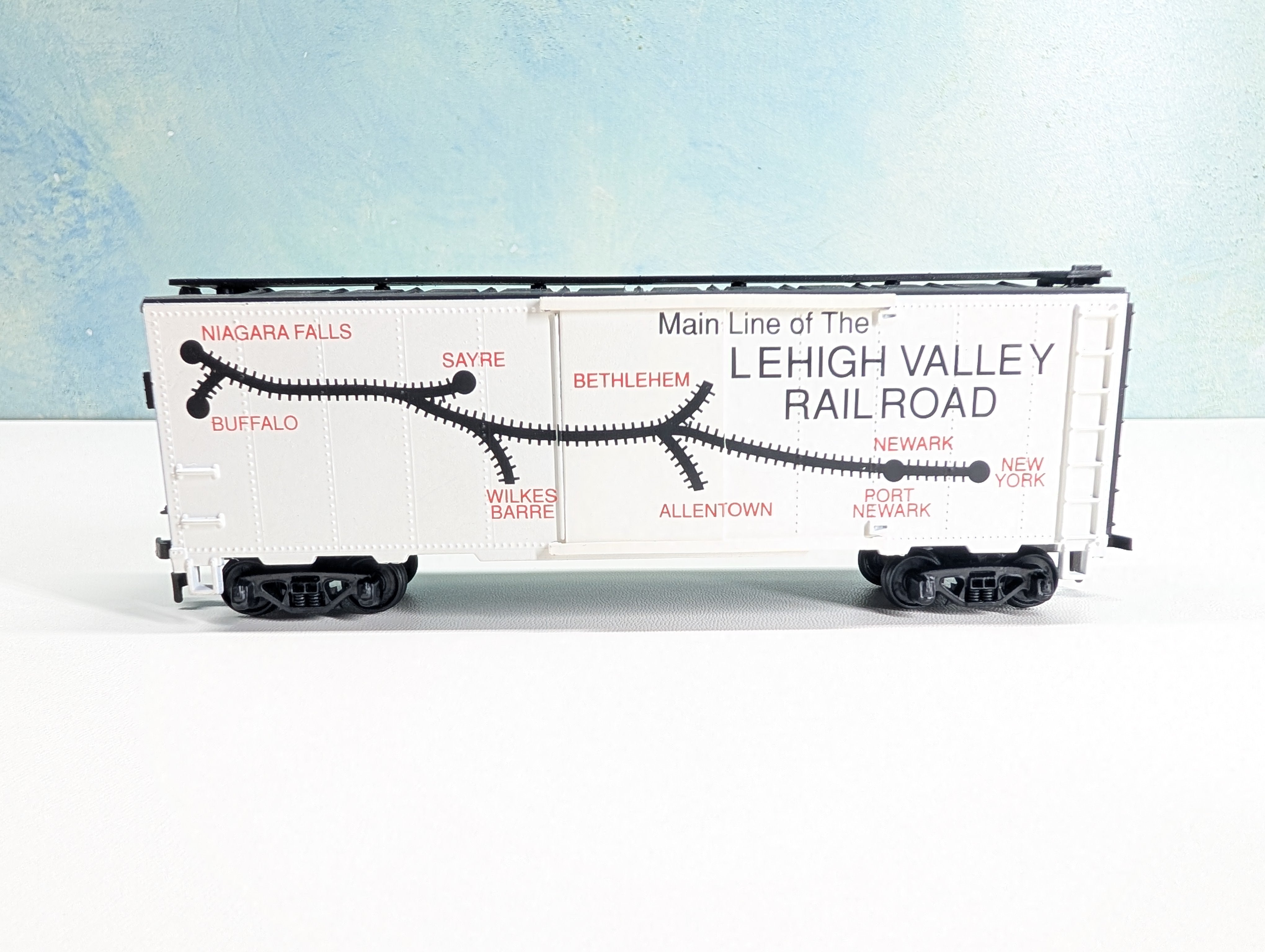 USED Mantua HO Scale Heavy Box Car Lehigh Valley Map