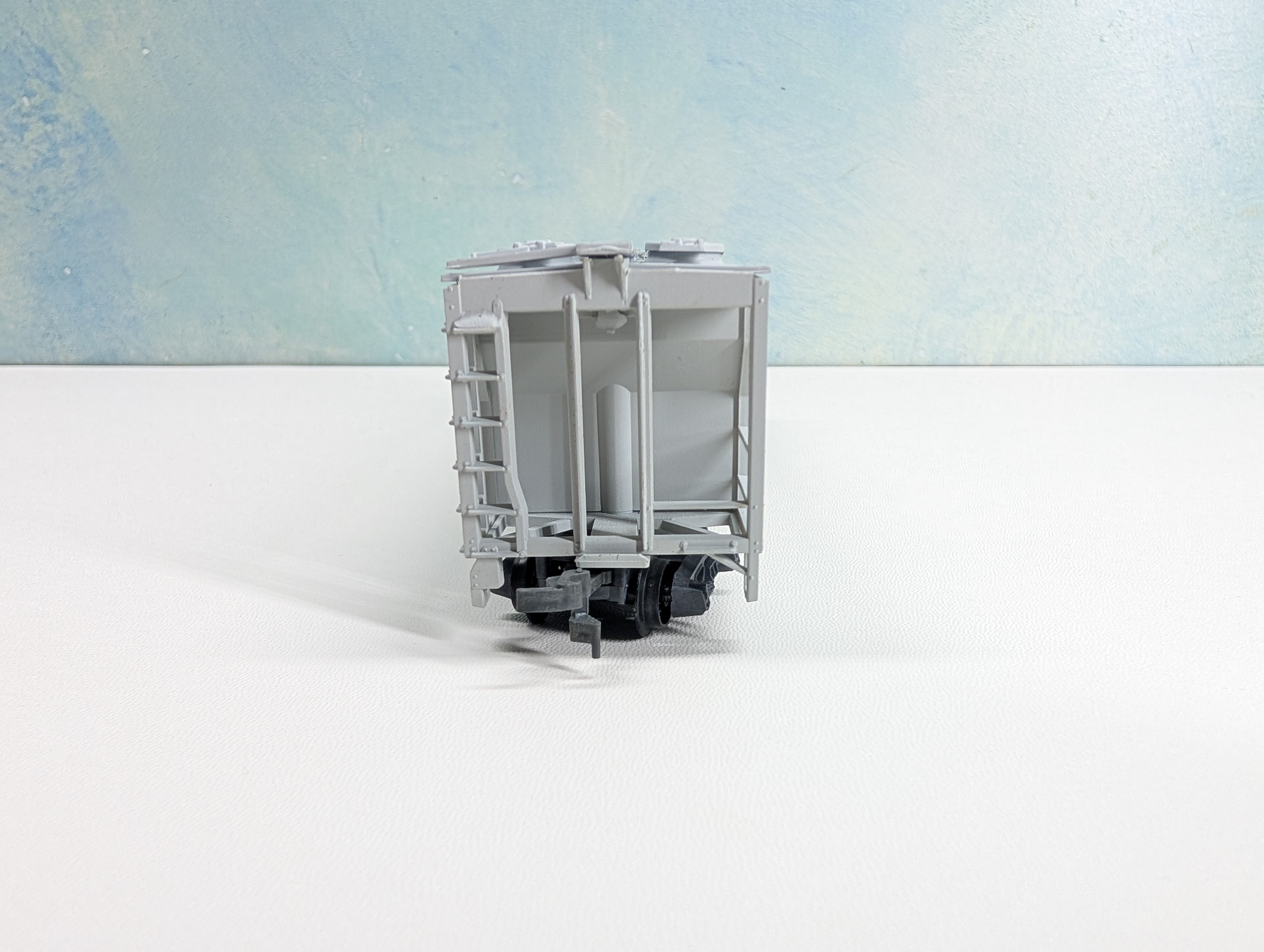 USED HO Scale Covered Hopper Naugatuck Plastics NAHX #15256