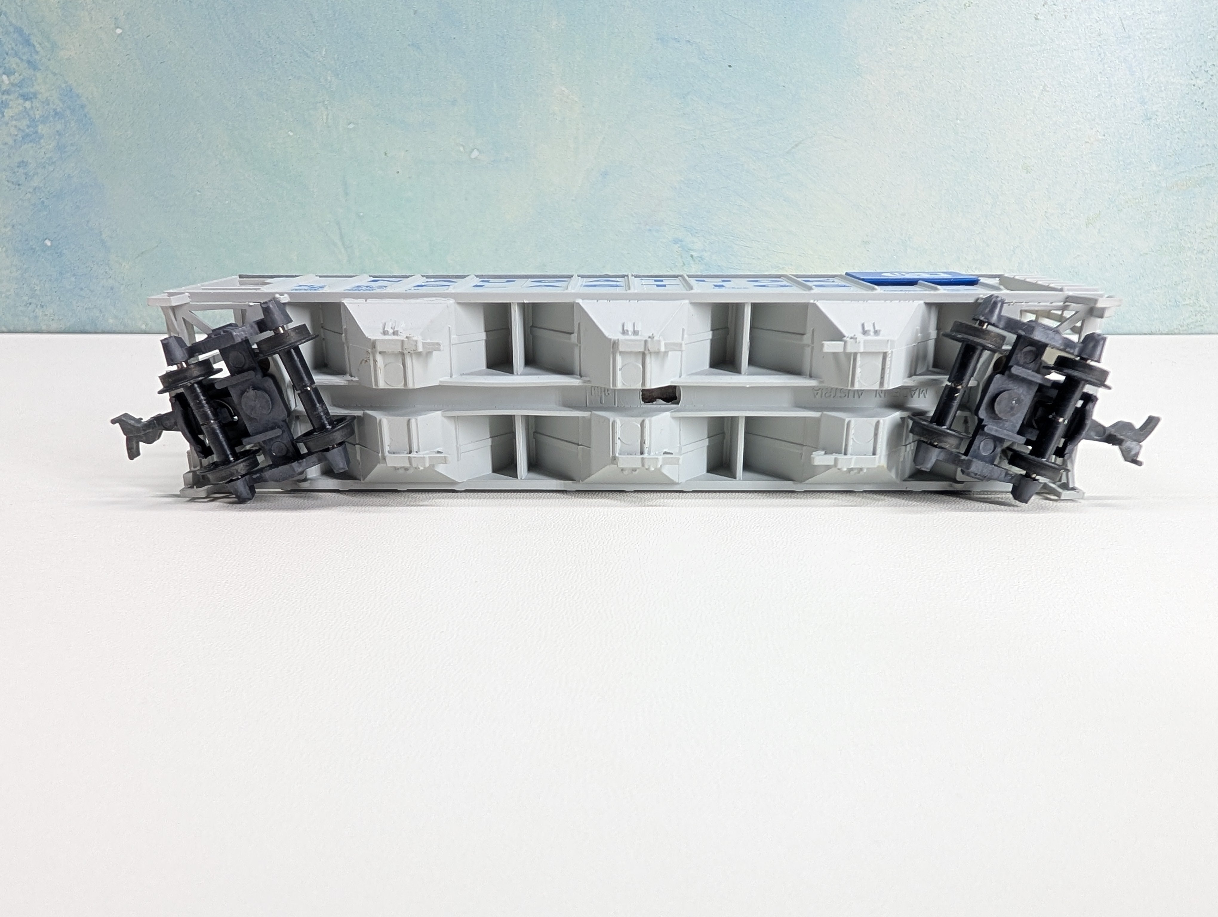 USED HO Scale Covered Hopper Naugatuck Plastics NAHX #15256