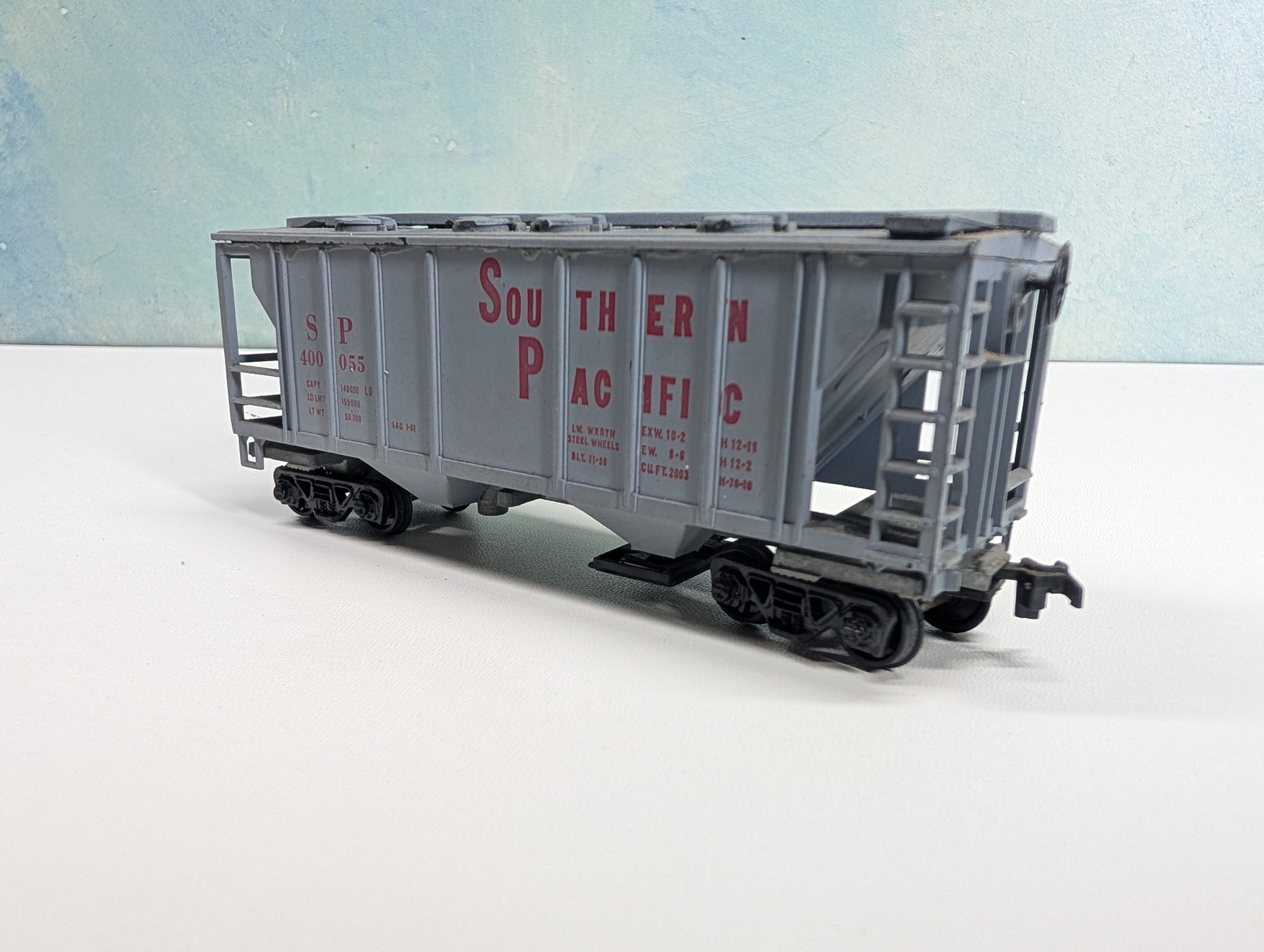 USED Roundhouse HO Scale Covered Hopper Southern Pacific SP #400055