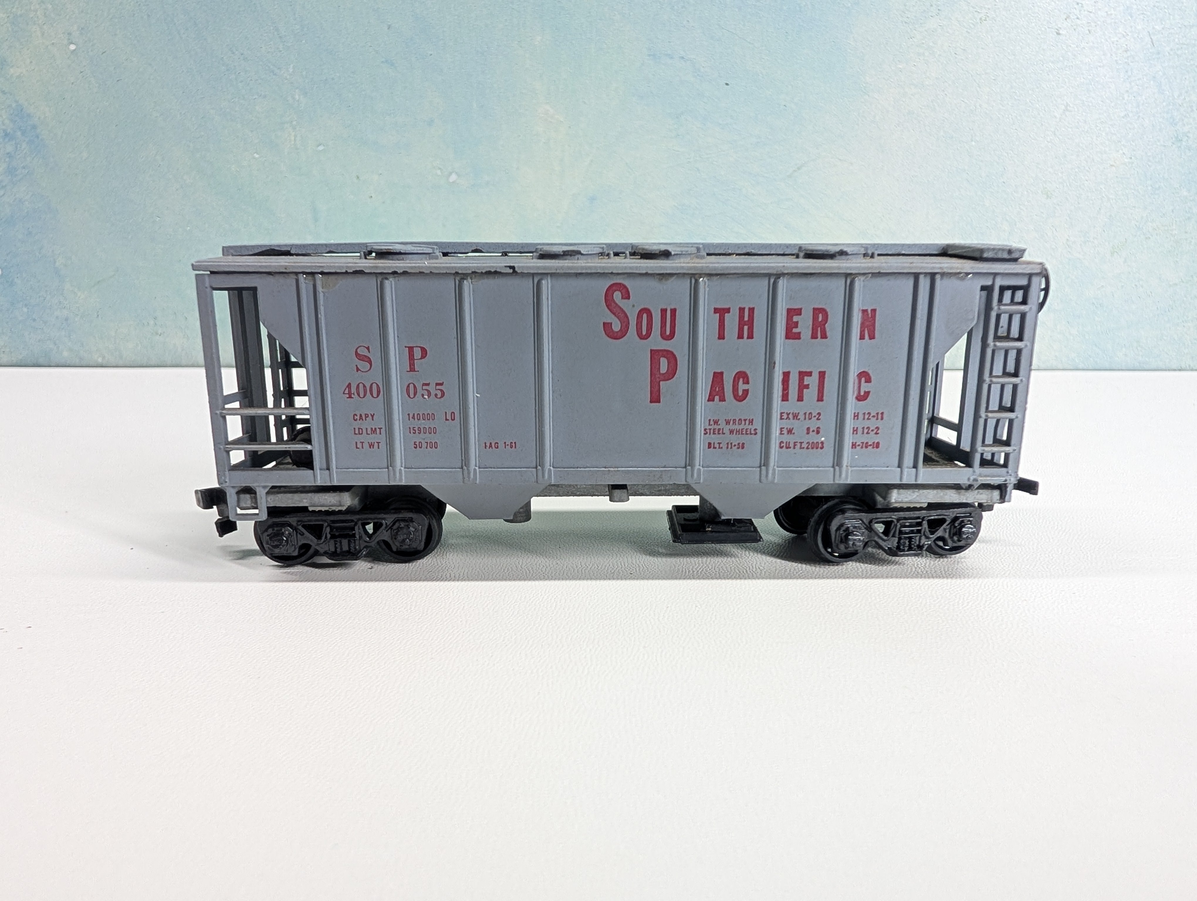USED Roundhouse HO Scale Covered Hopper Southern Pacific SP #400055