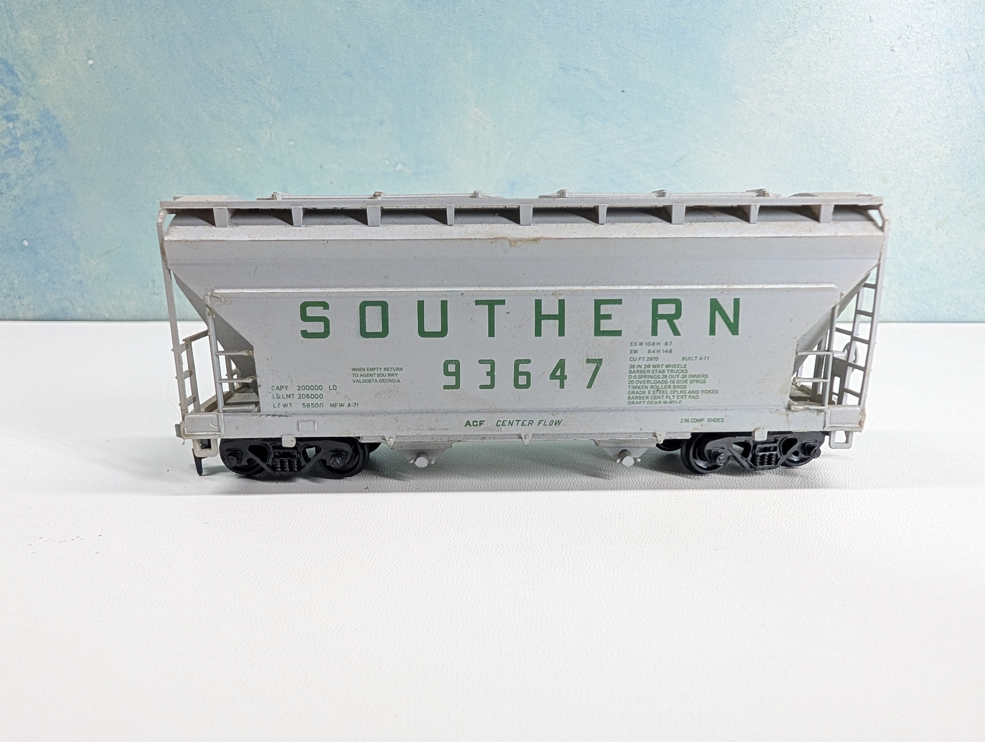 USED HO Scale ACF Centerflow Covered Hopper Southern #93647