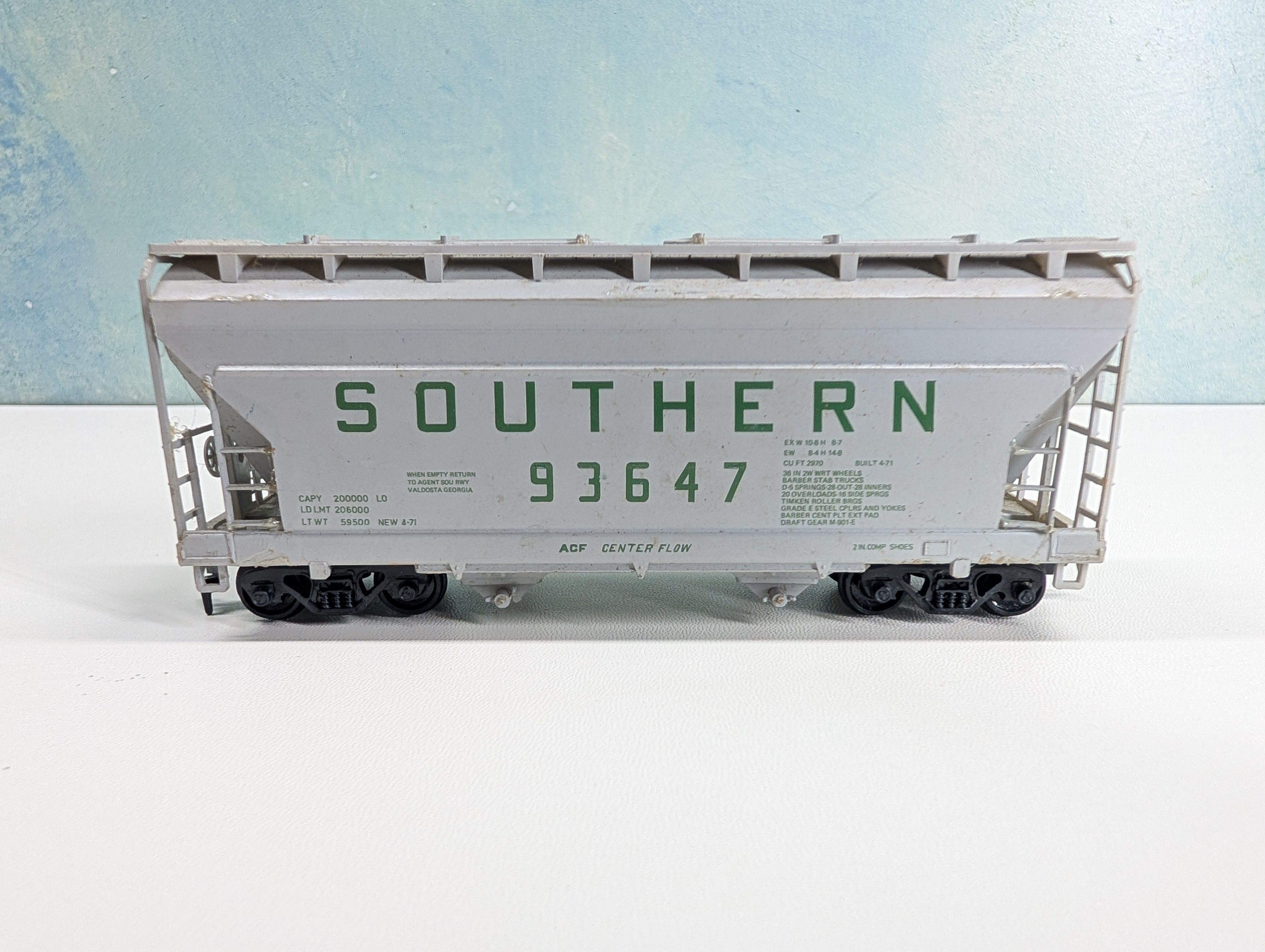 USED HO Scale ACF Centerflow Covered Hopper Southern #93647