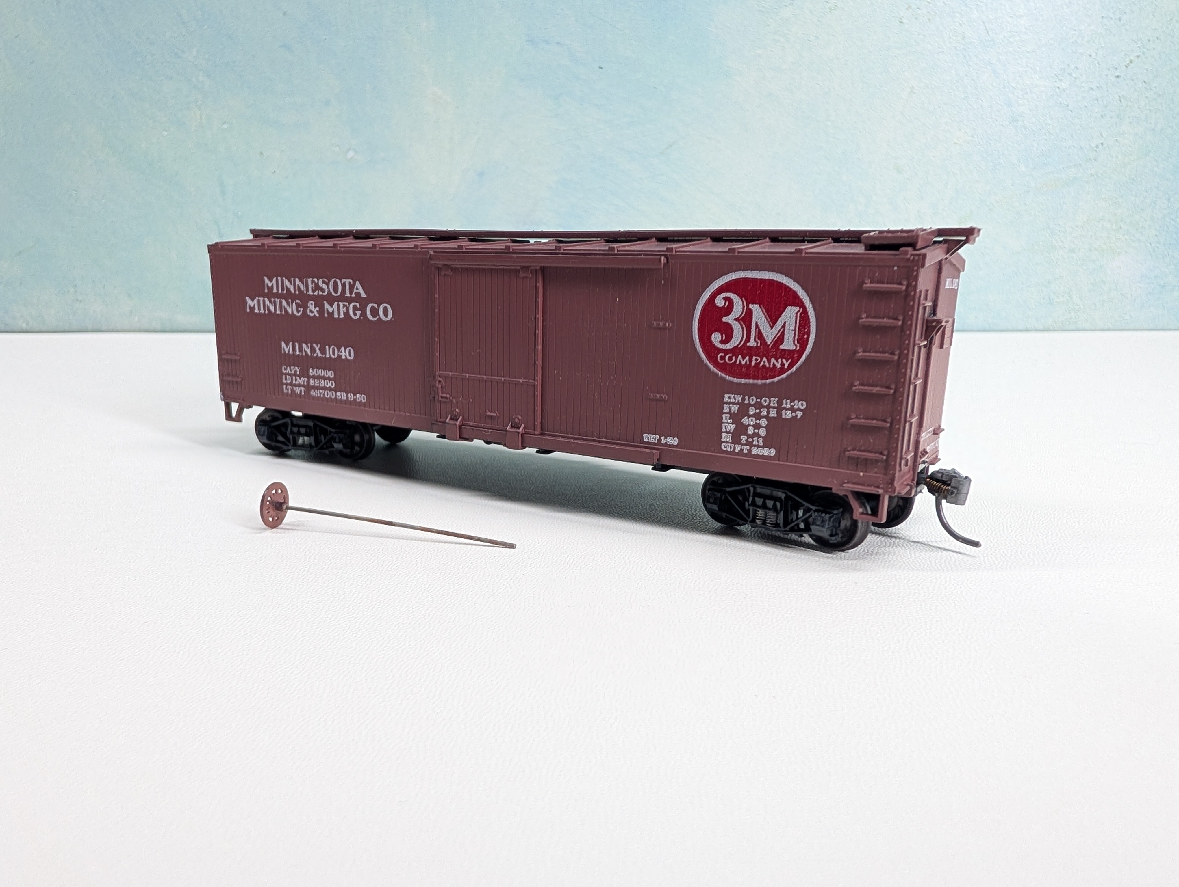 USED TRAIN MINIATURE 8054 HO Scale 40' Wood Box Car Minnesota Mining & MFG MINX #1040 Metal Wheels