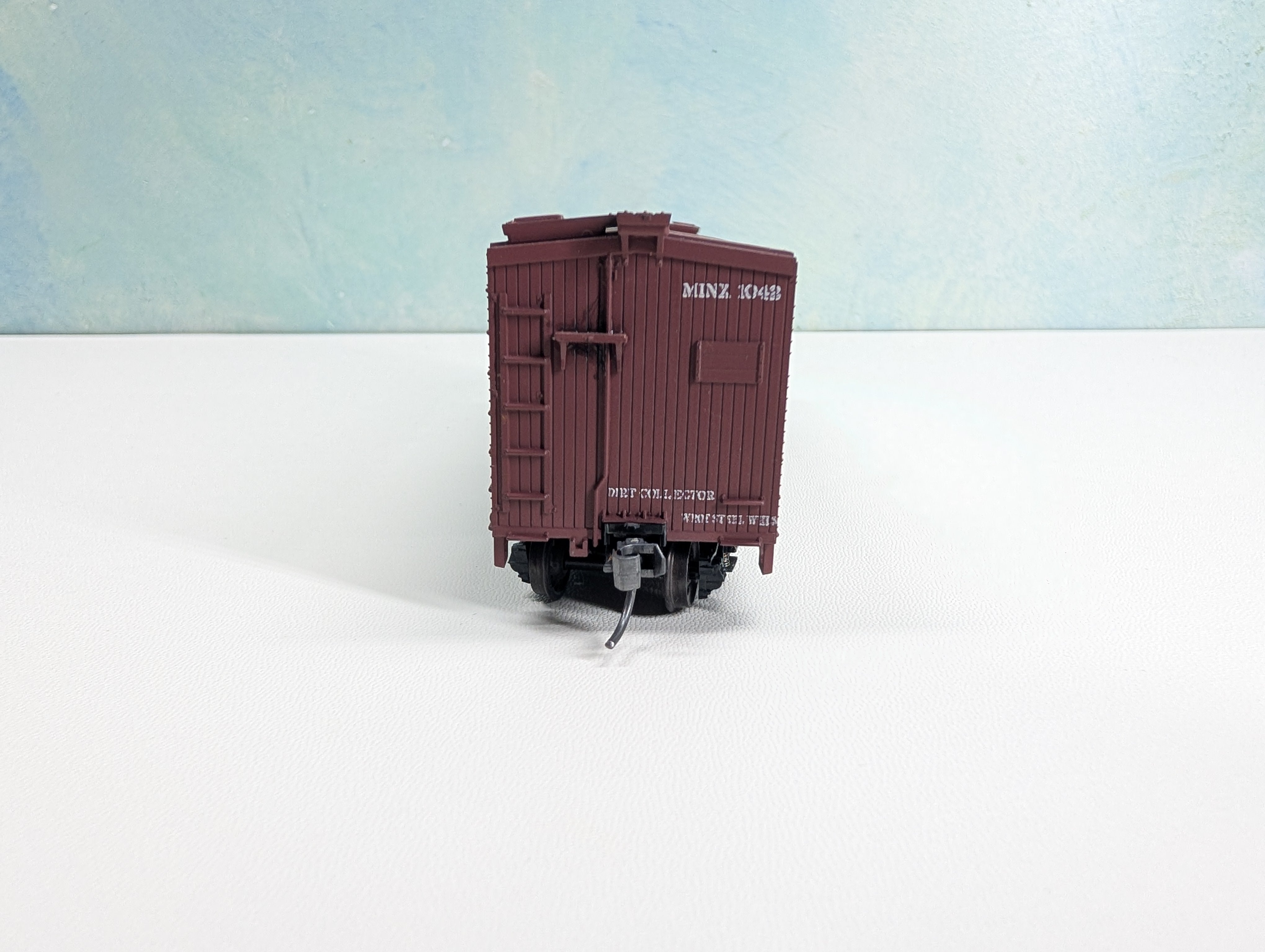 USED TRAIN MINIATURE 8054 HO Scale 40' Wood Box Car Minnesota Mining & MFG MINX #1040 Metal Wheels