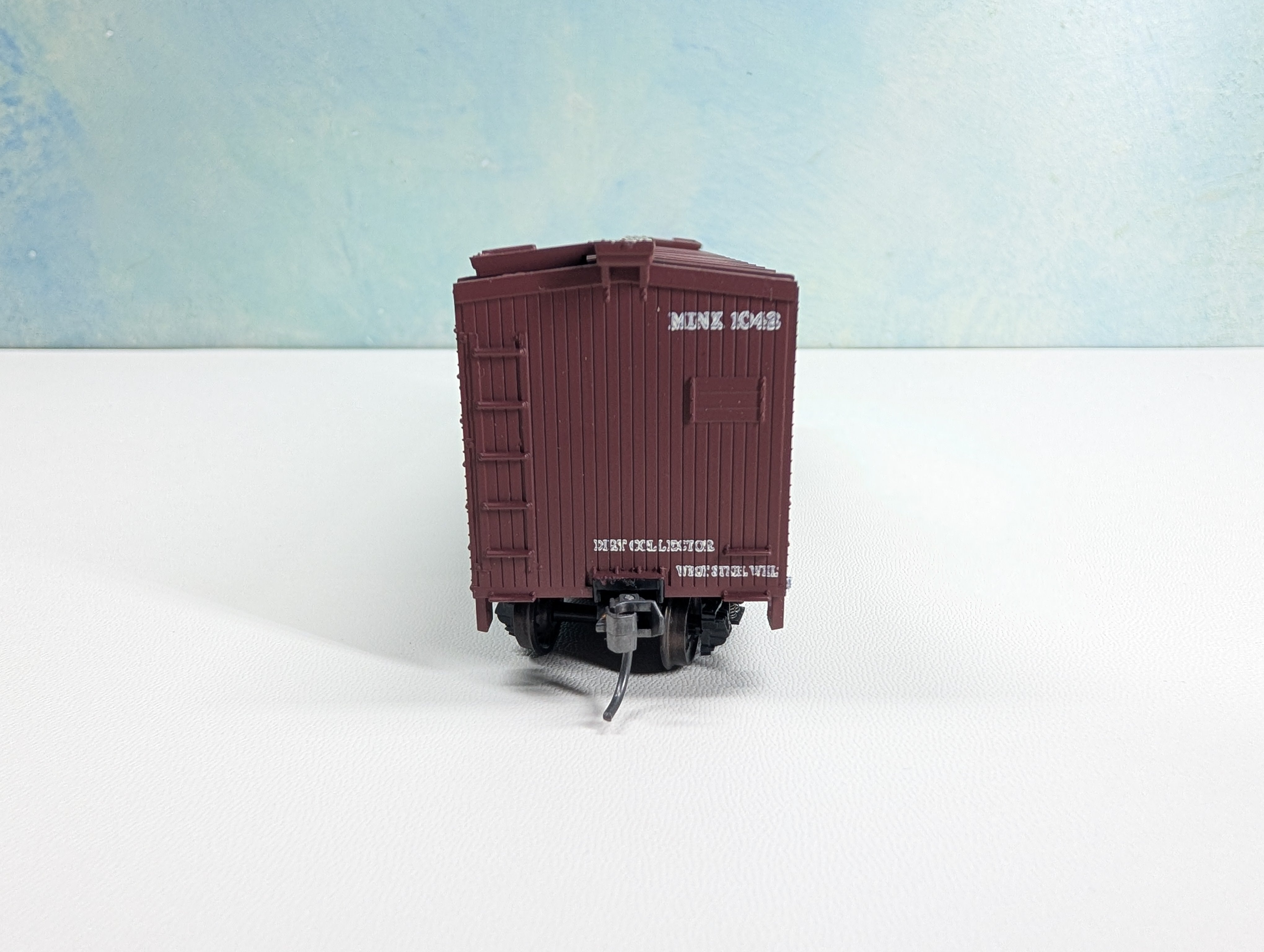 USED TRAIN MINIATURE 8054 HO Scale 40' Wood Box Car Minnesota Mining & MFG MINX #1040 Metal Wheels