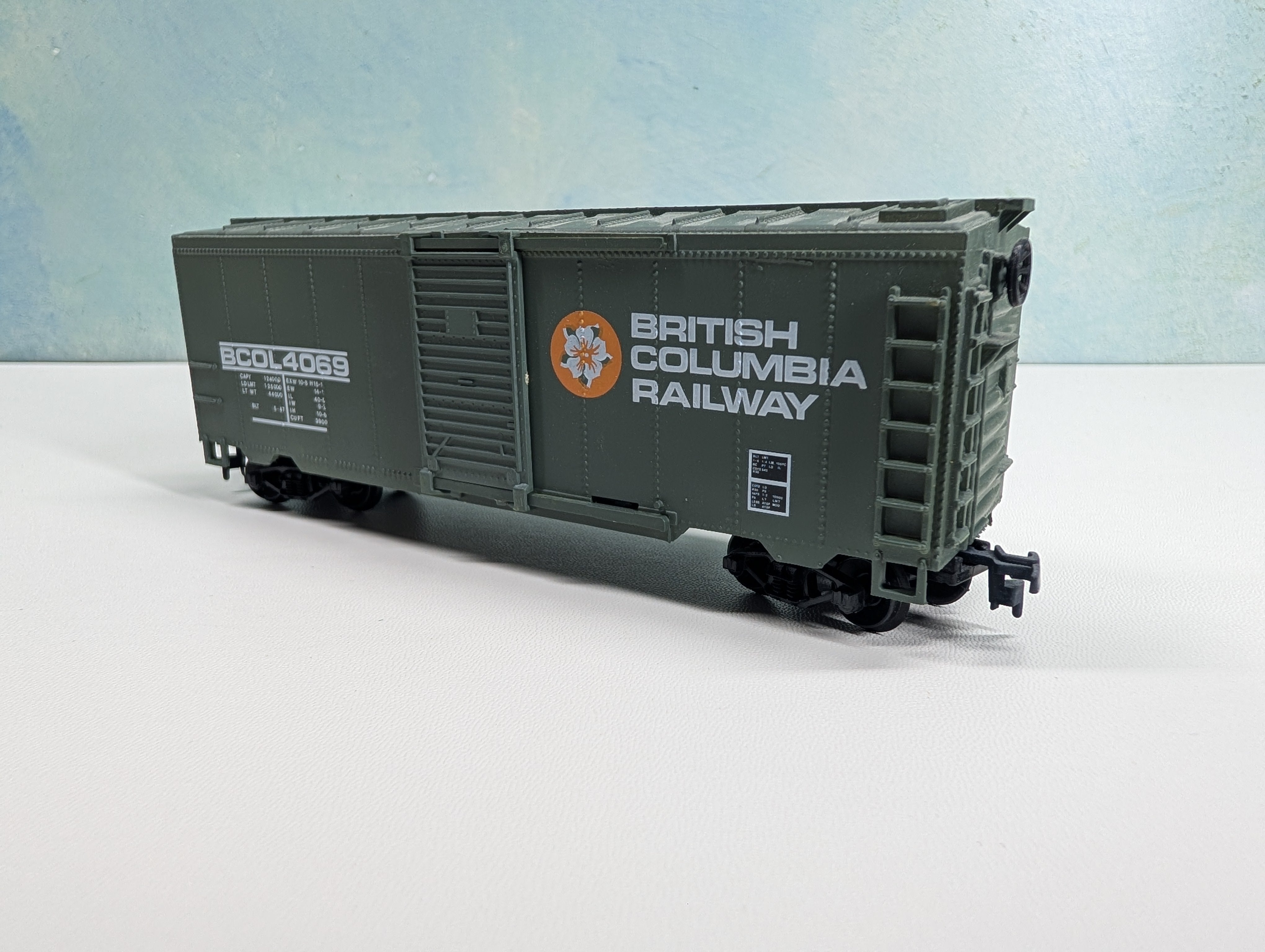 USED Life-Like HO Scale 40' Box Car British Columbia Railway BCOL #4069
