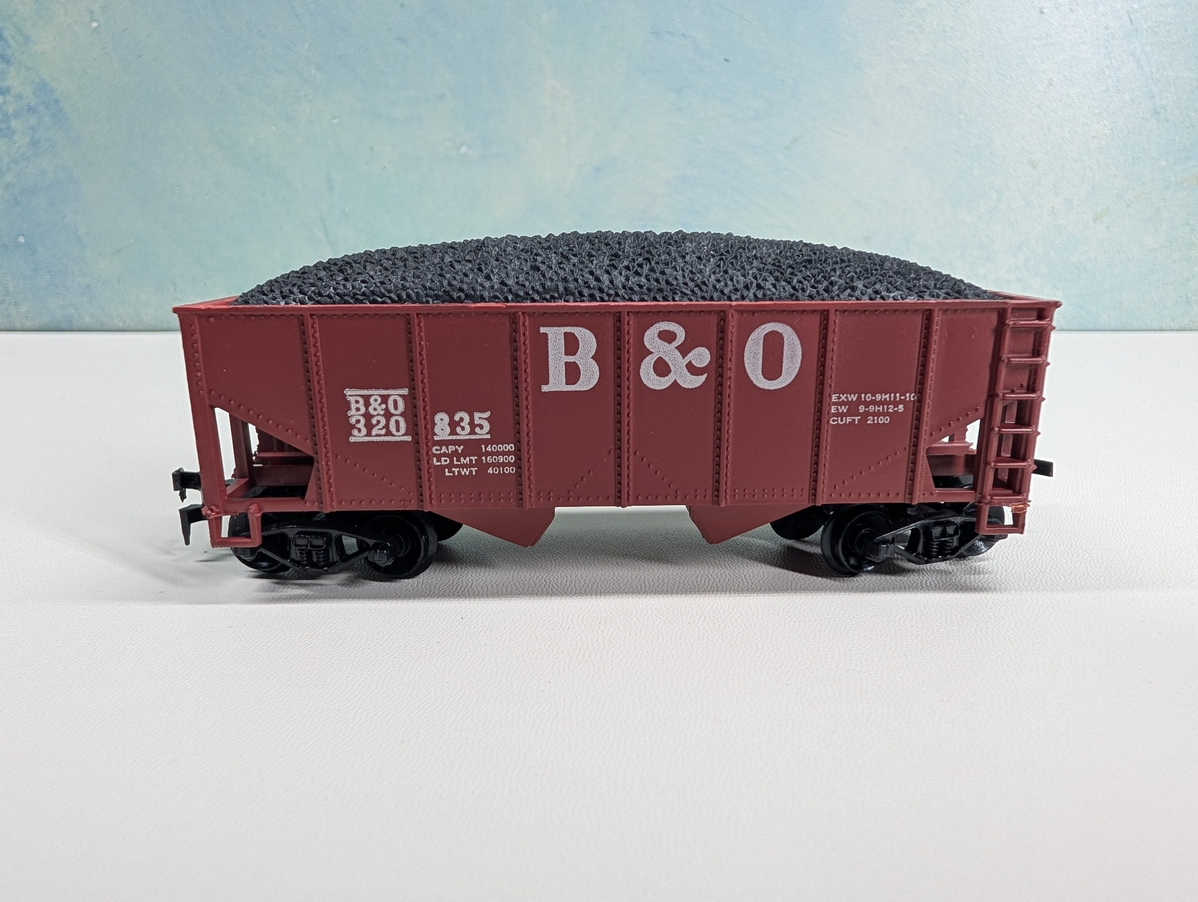 USED HO Scale 2 Bay Coal Hopper Baltimore and Ohio B&O #320835