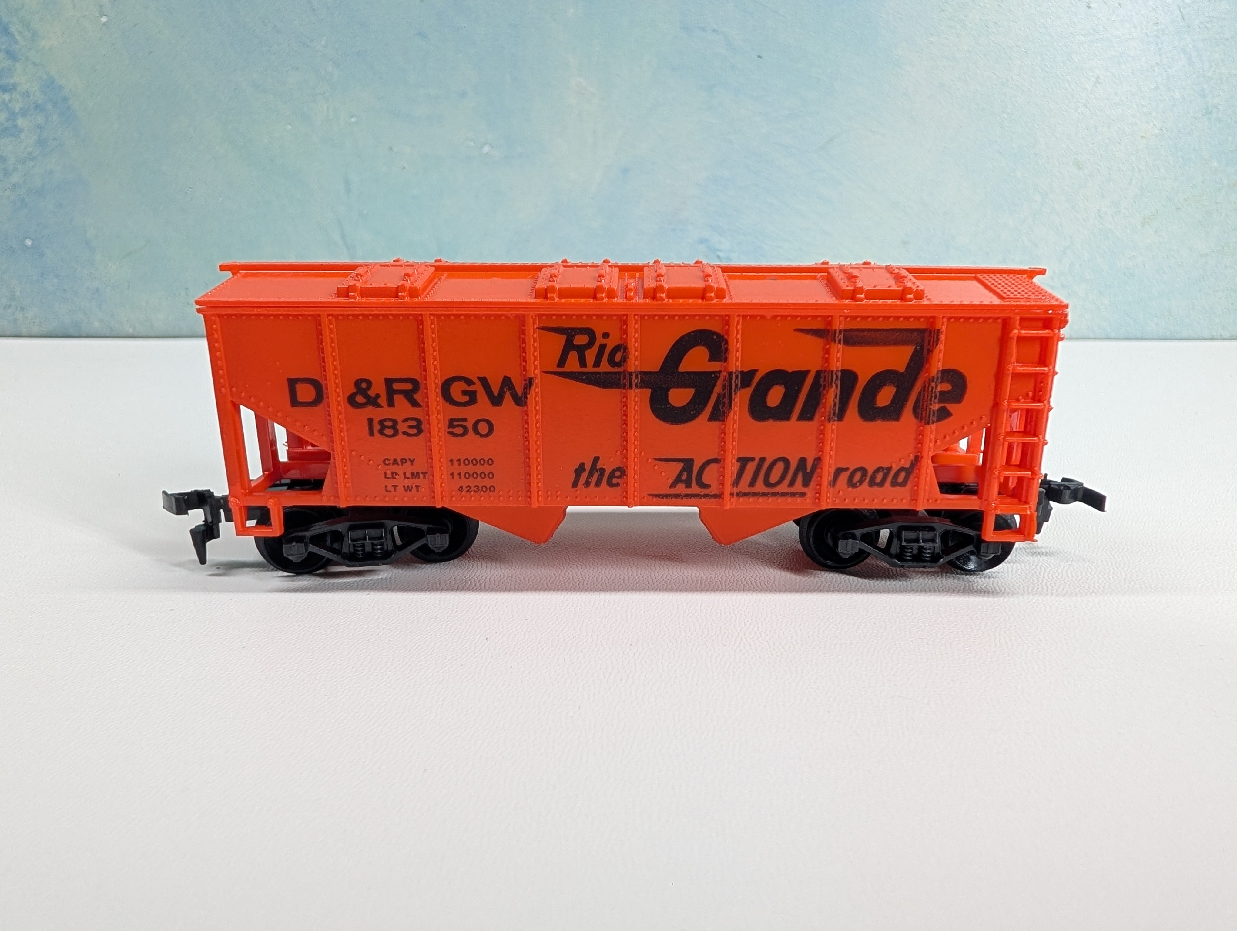 USED HO Scale 2 Bay Covered Hopper Rio Grande D&RGW #18350