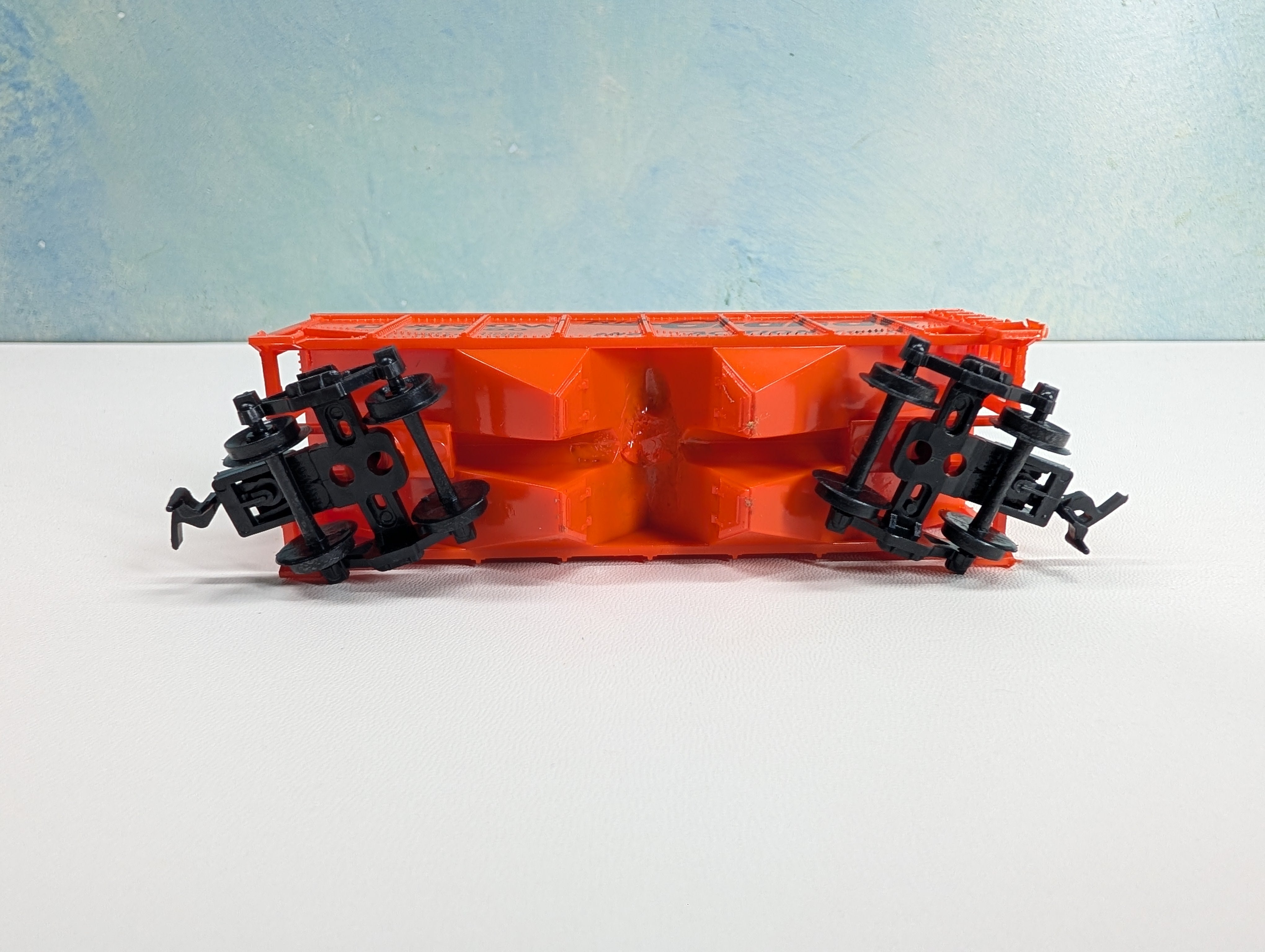 USED HO Scale 2 Bay Covered Hopper Rio Grande D&RGW #18350