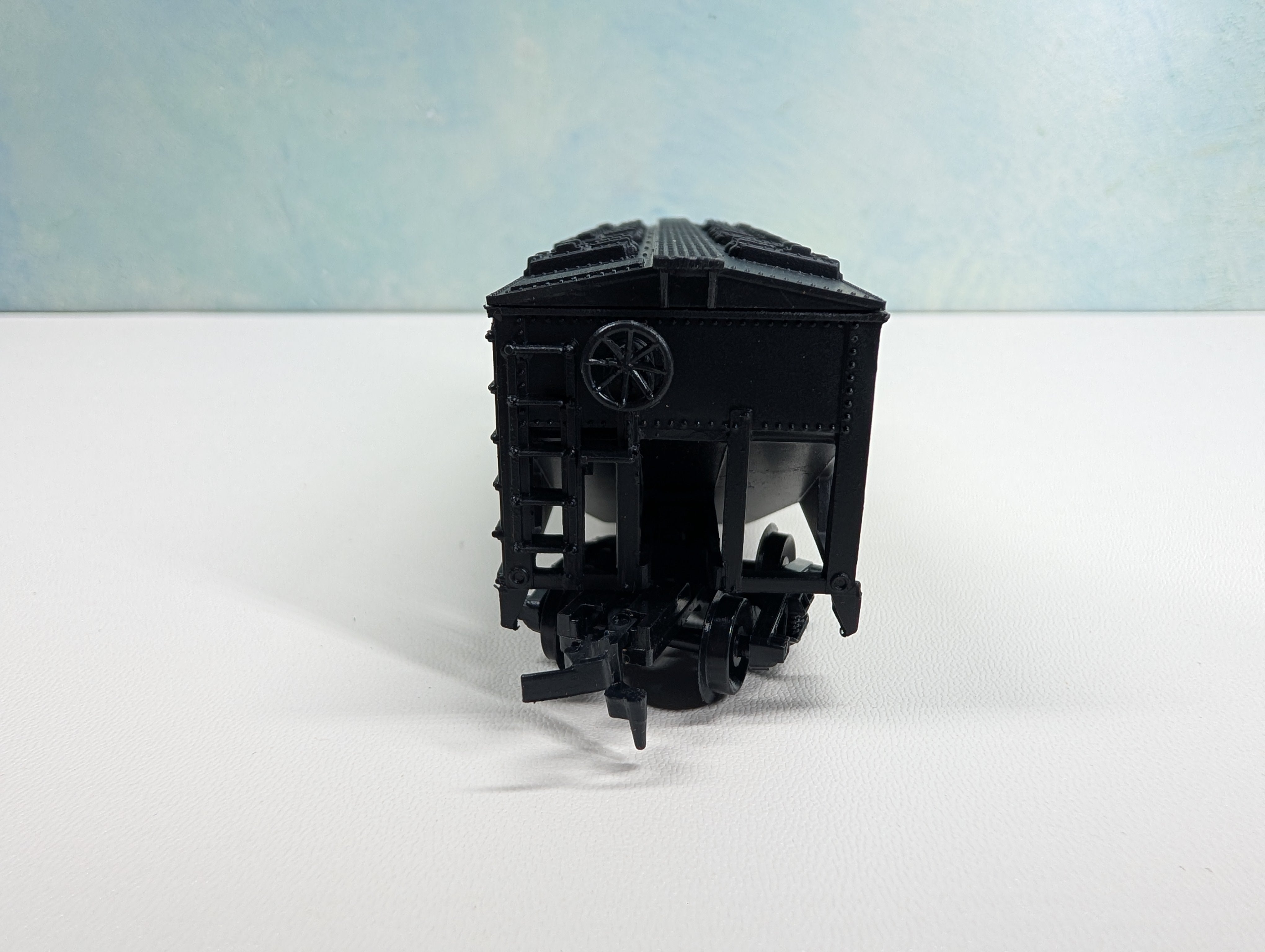 USED HO Scale 2 Bay Covered Hopper Erie #4065