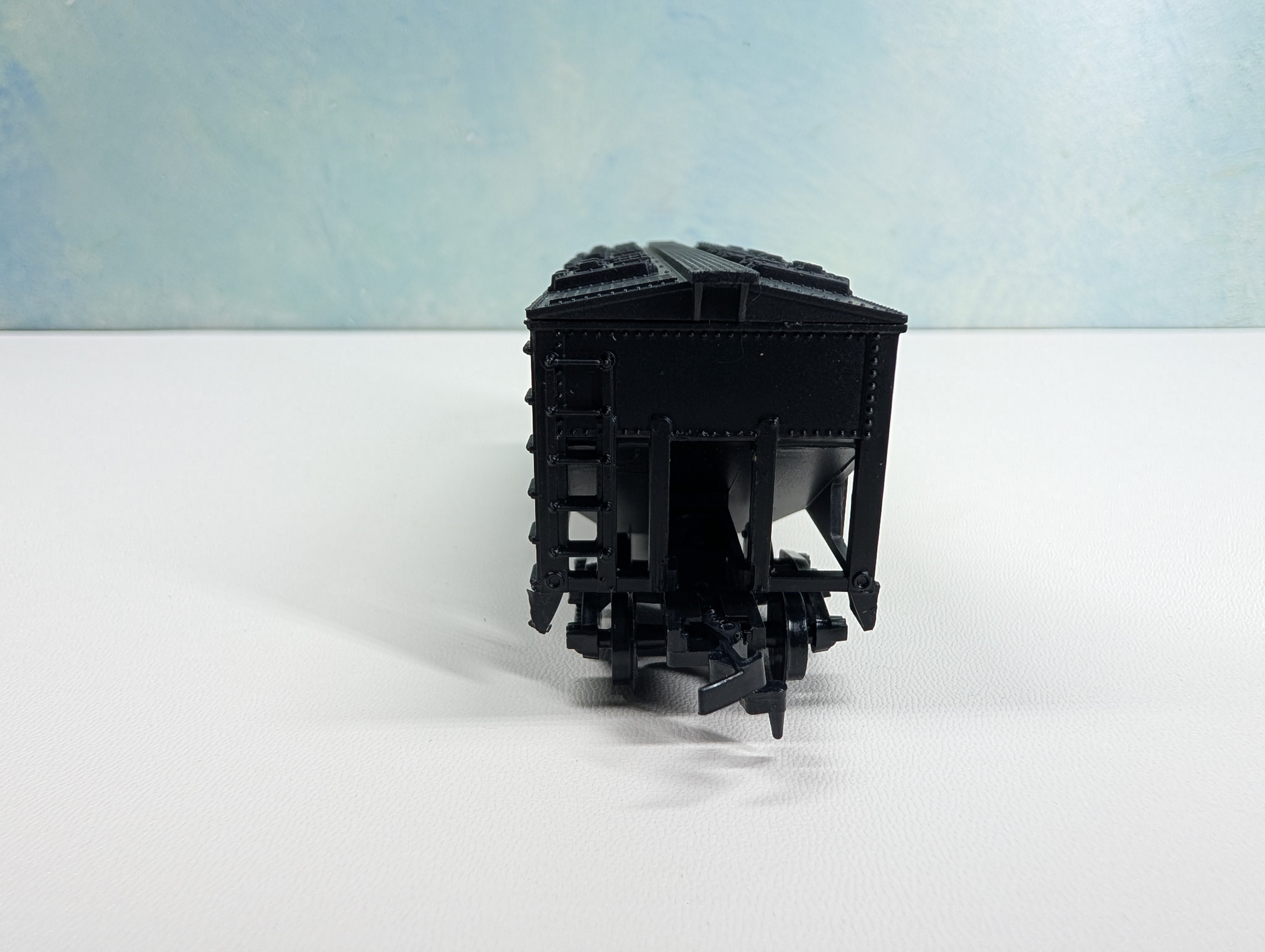 USED HO Scale 2 Bay Covered Hopper Erie #4065