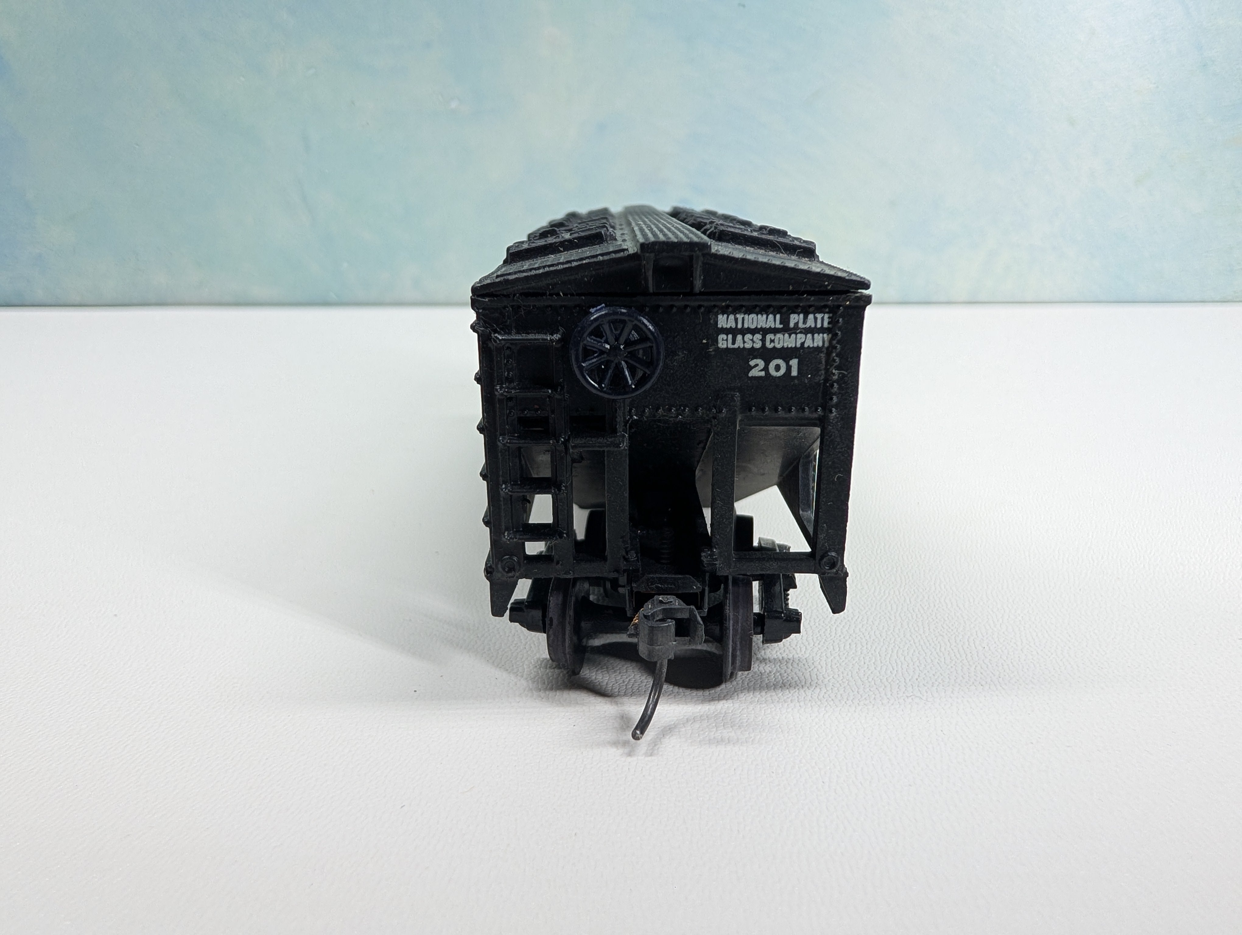 USED HO Scale 2 Bay Covered Hopper National Plate Glass Co #201 Ottawa Illinois, Decal