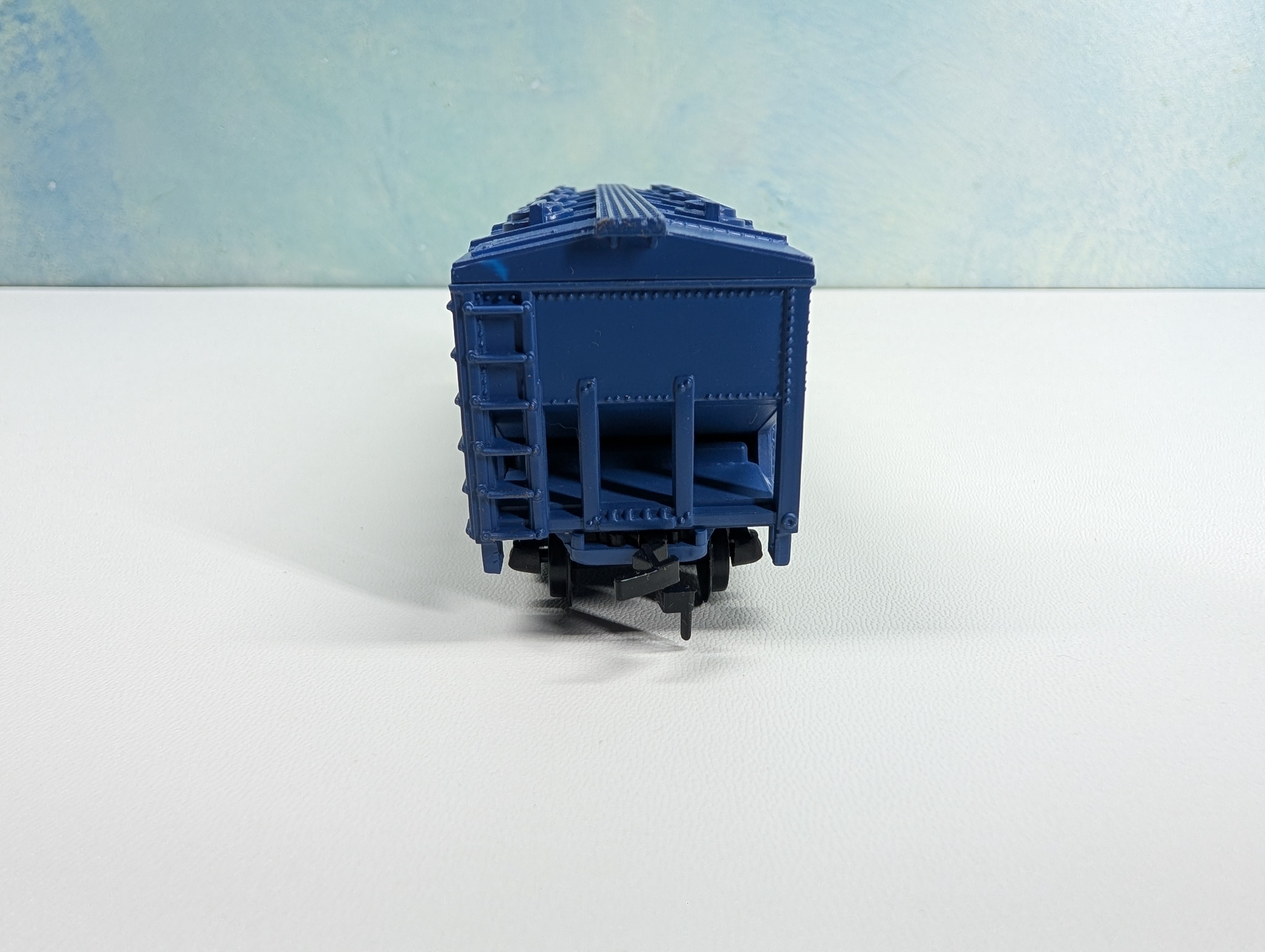 USED HO Scale 2 Bay Covered Hopper Ontario Northland ONT #6078