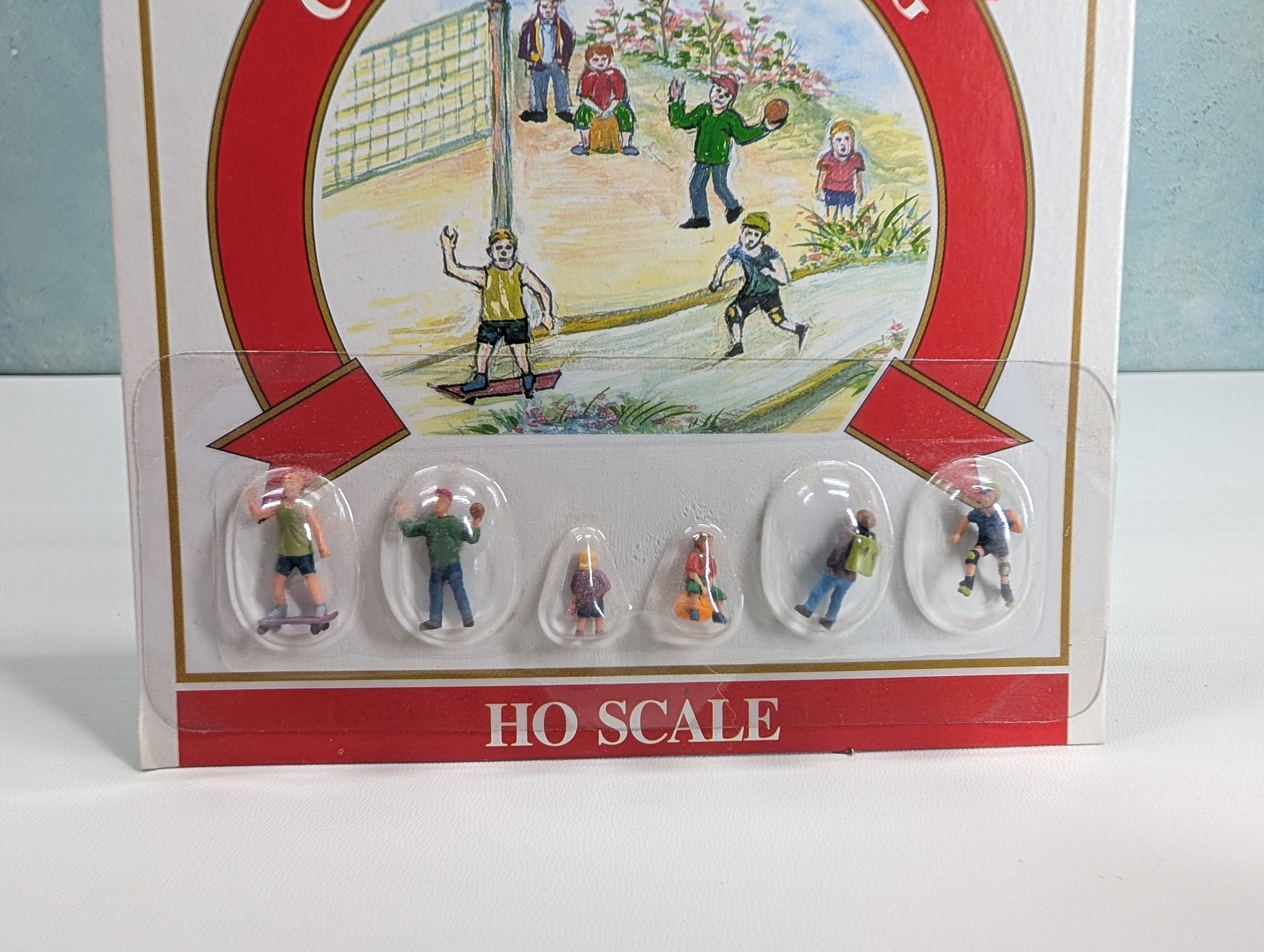 Model Power 5722 HO Scale Children Playing (6 pcs)