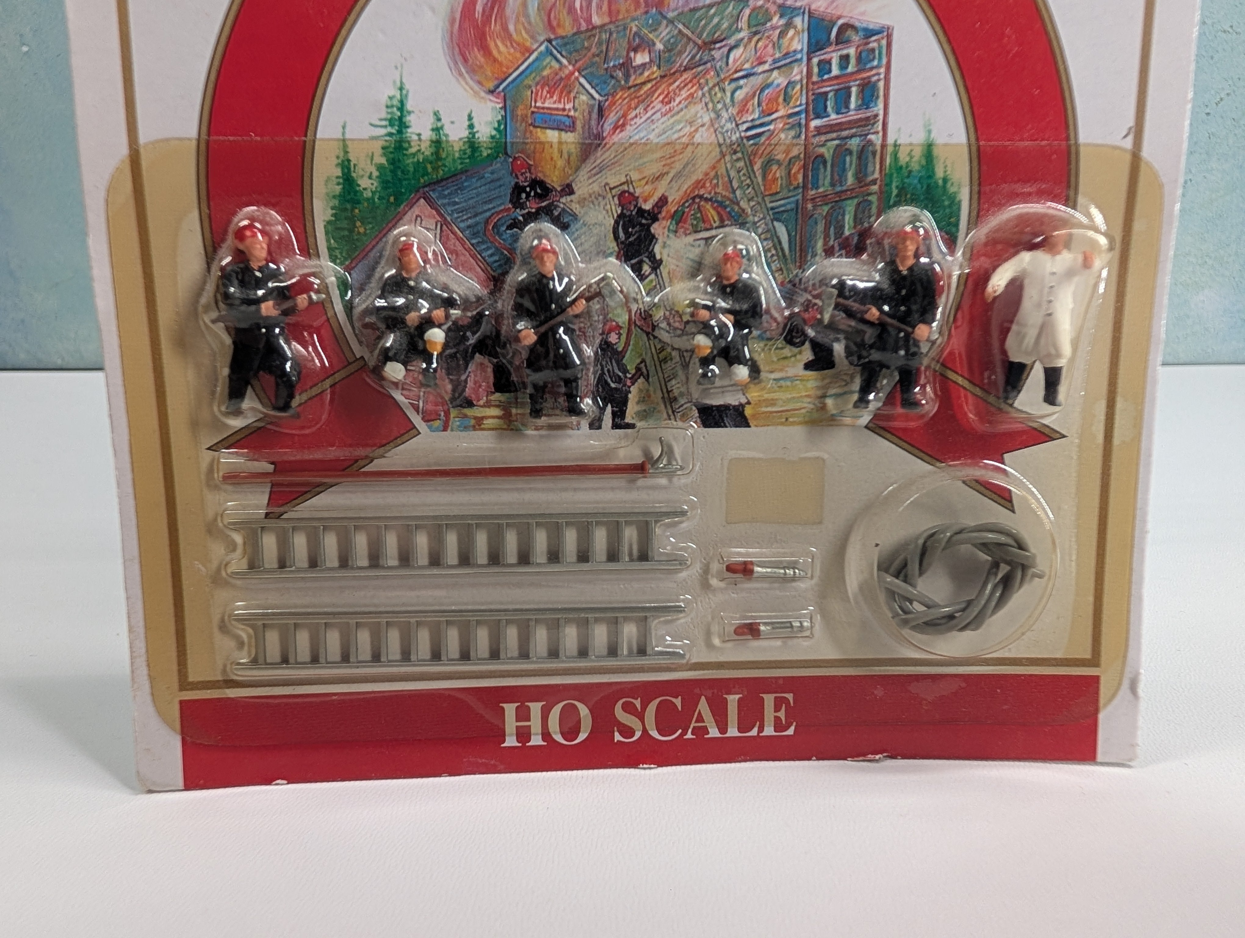 Model Power 5738 HO Scale Firemen w/ Accessories (12 pcs)