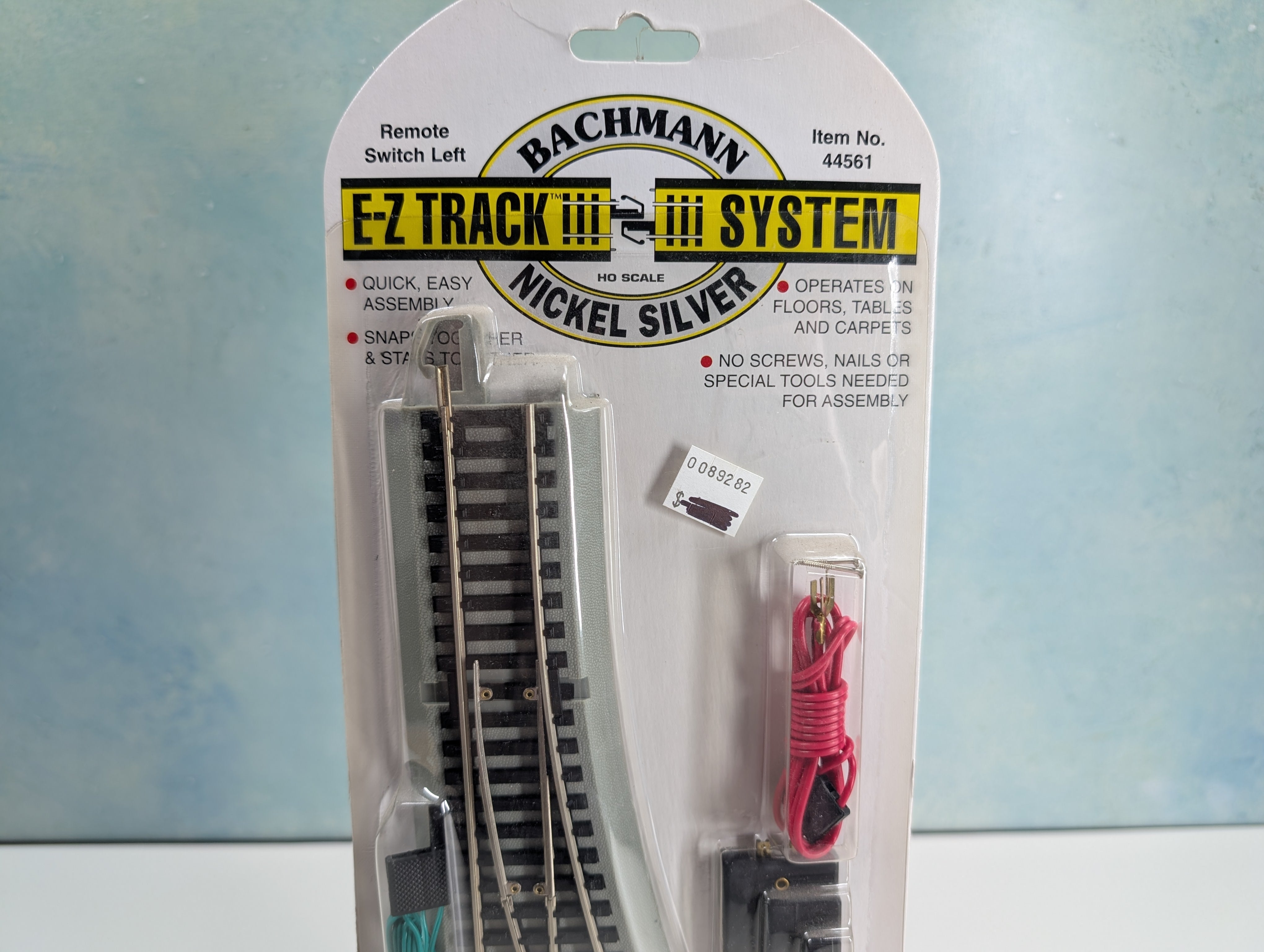 Bachmann 44561 HO Scale E-Z Track Remote Turnout Left, Gray Roadbed