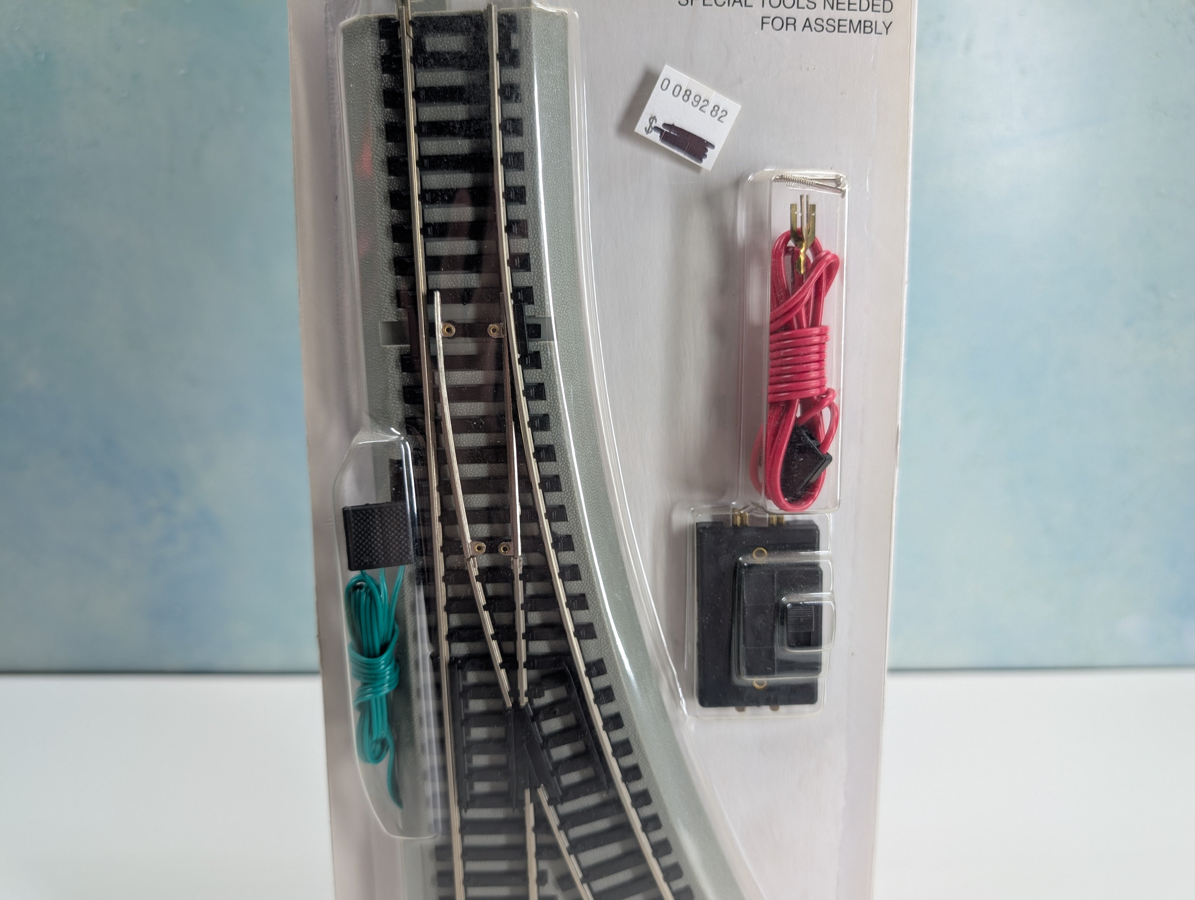 Bachmann 44561 HO Scale E-Z Track Remote Turnout Left, Gray Roadbed