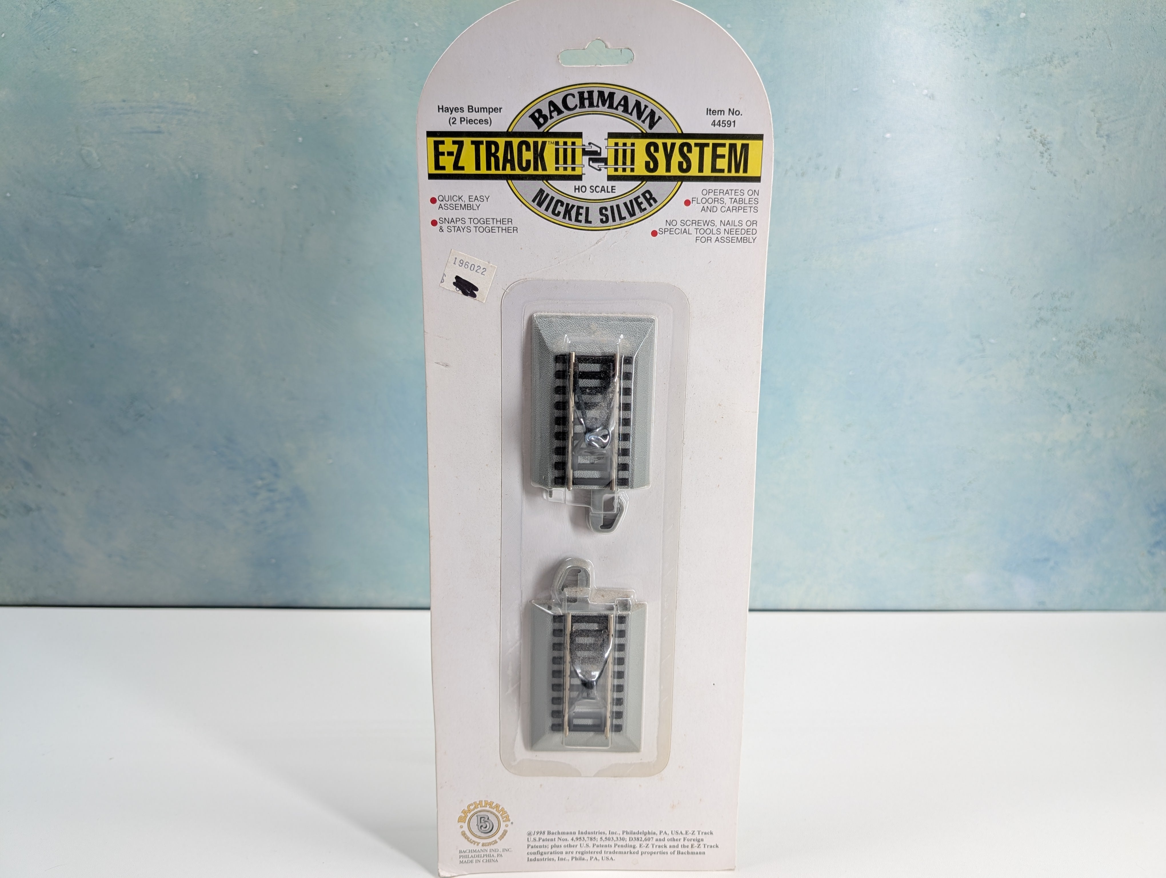 Bachmann 44591 HO Scale E-Z Track Hayes Bumpers w/ Nickel Silver, Gray Roadbed (2 pcs)