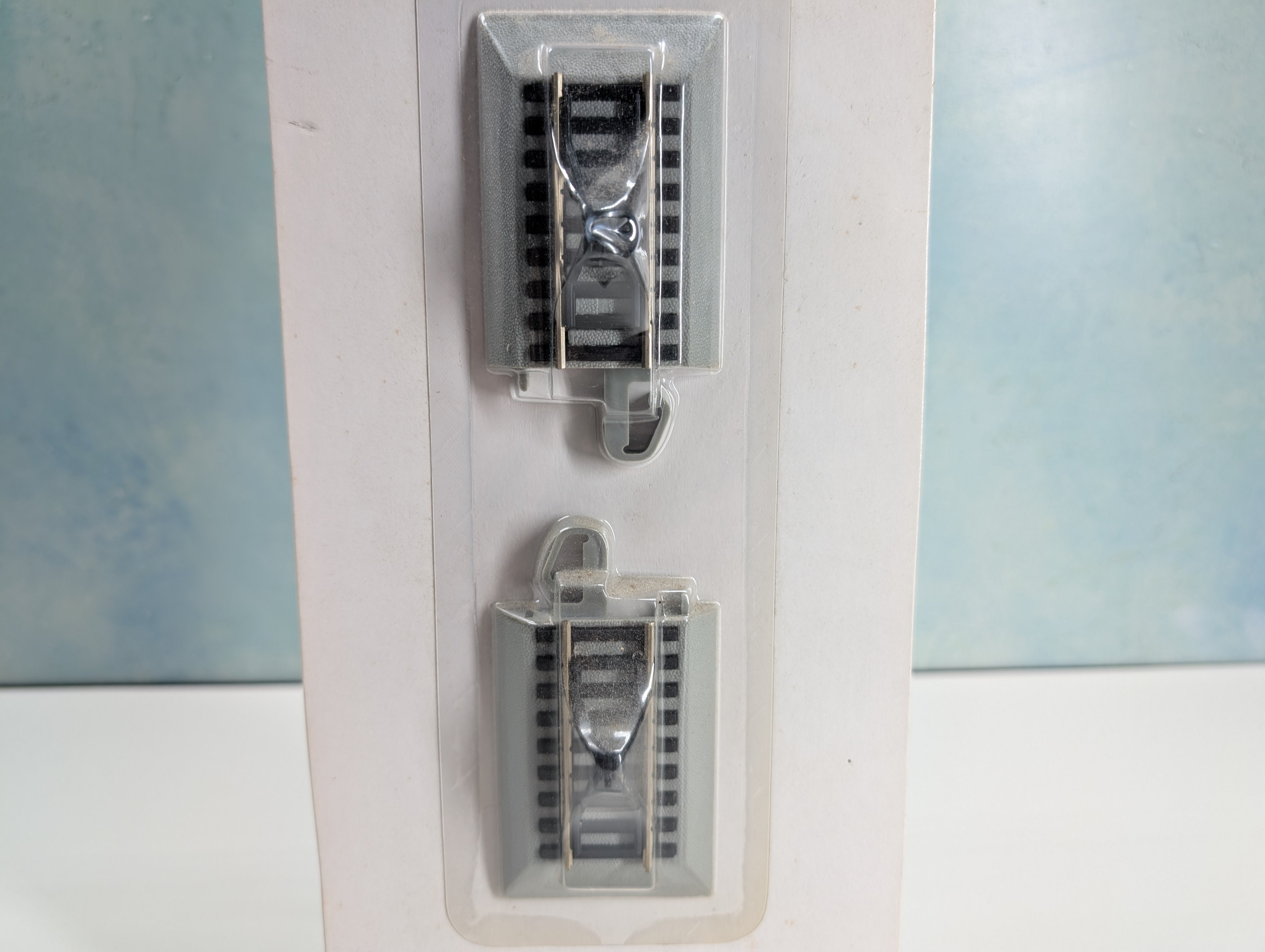Bachmann 44591 HO Scale E-Z Track Hayes Bumpers w/ Nickel Silver, Gray Roadbed (2 pcs)