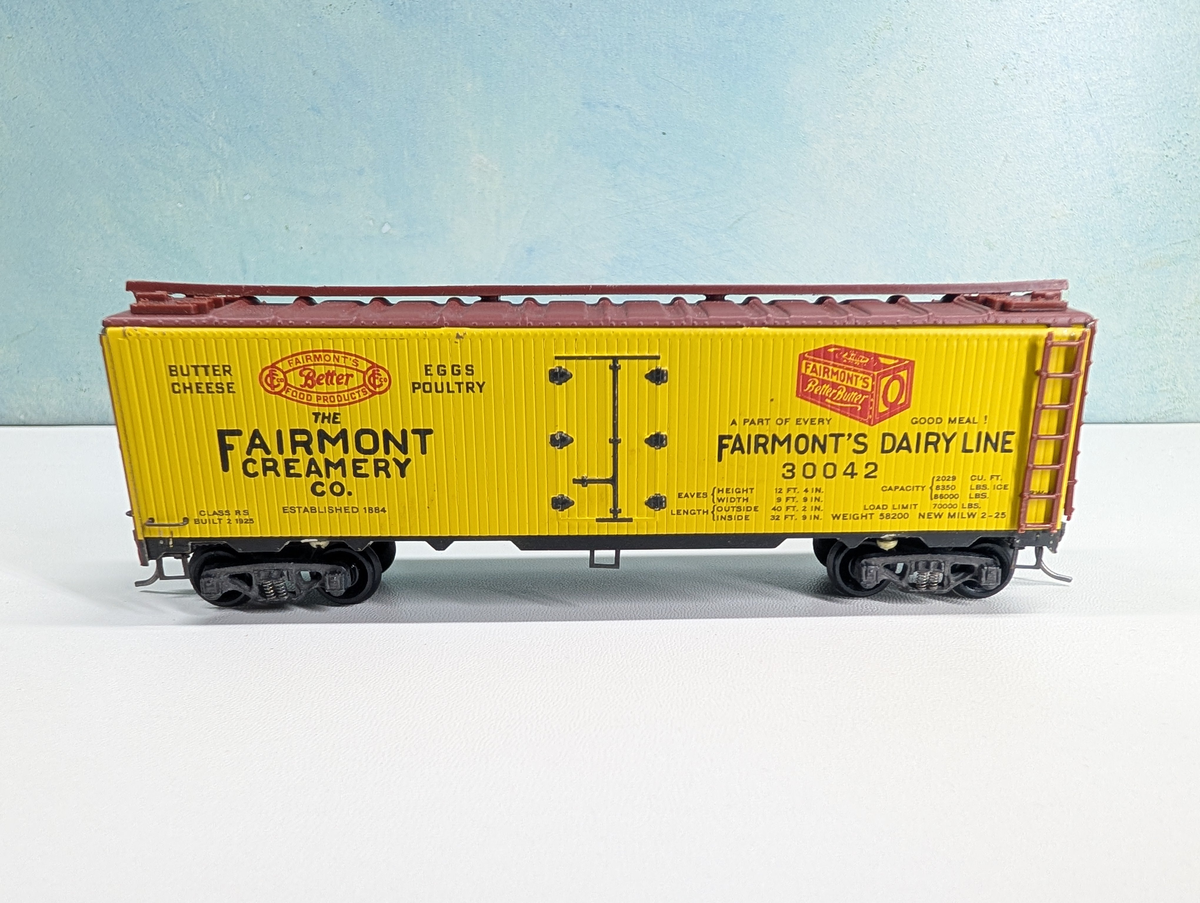 USED Varney HO Scale 41' Wood Reefer, Metal Fairmont Creamery Co #30042 Butter, Cheese, Eggs, Poultry