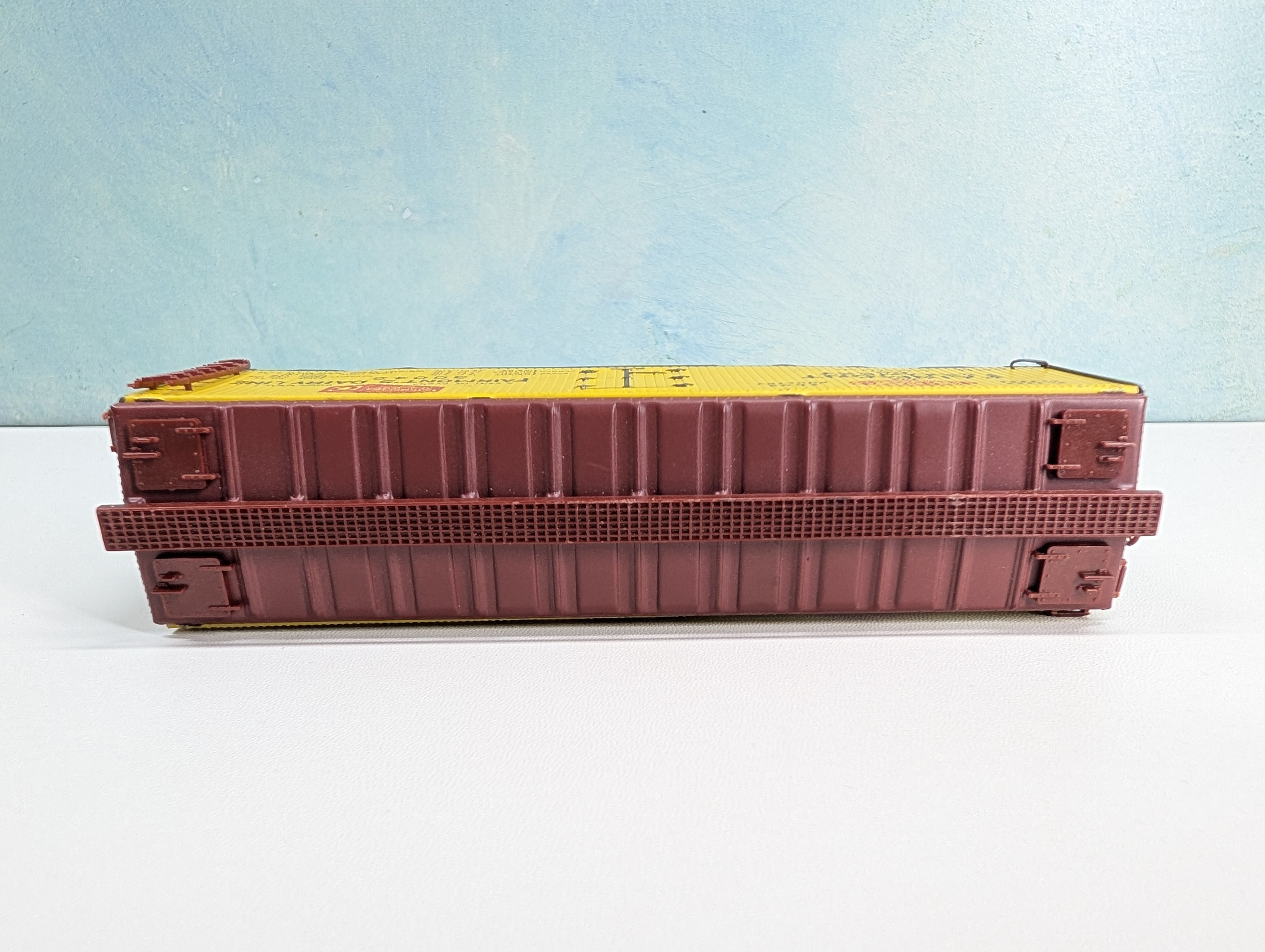 USED Varney HO Scale 41' Wood Reefer, Metal Fairmont Creamery Co #30042 Butter, Cheese, Eggs, Poultry