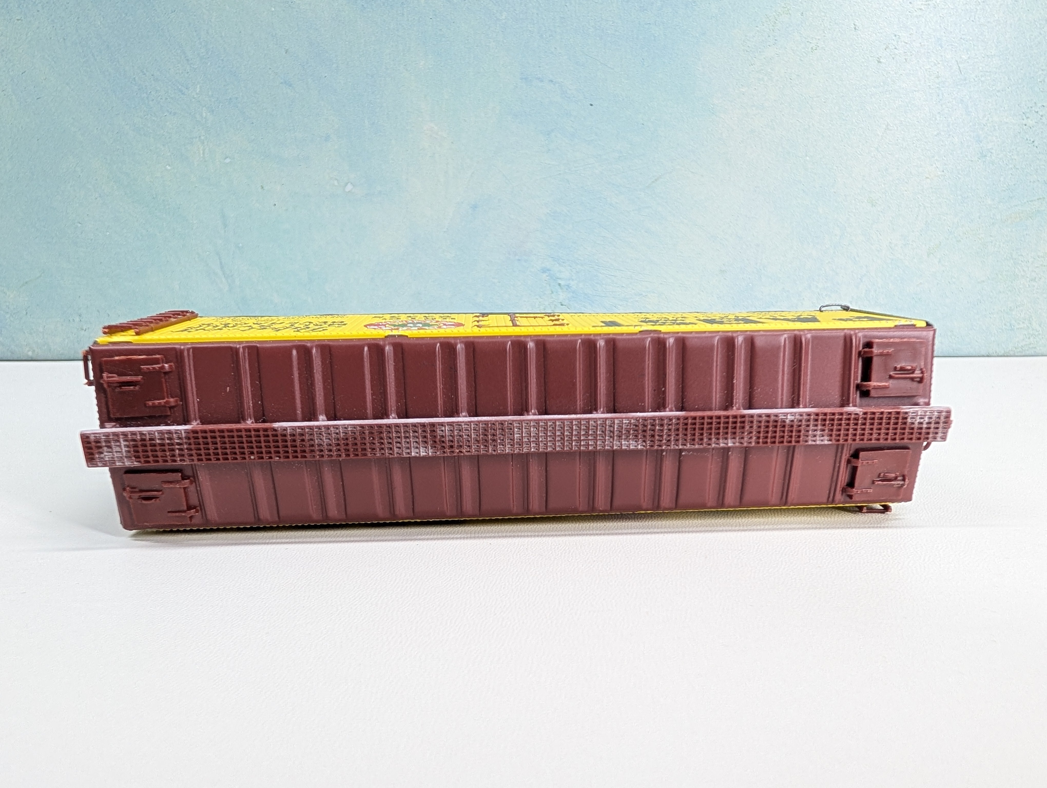 USED Varney HO Scale 41' Wood Reefer, Metal Pabst Milwaukee URTC #23335